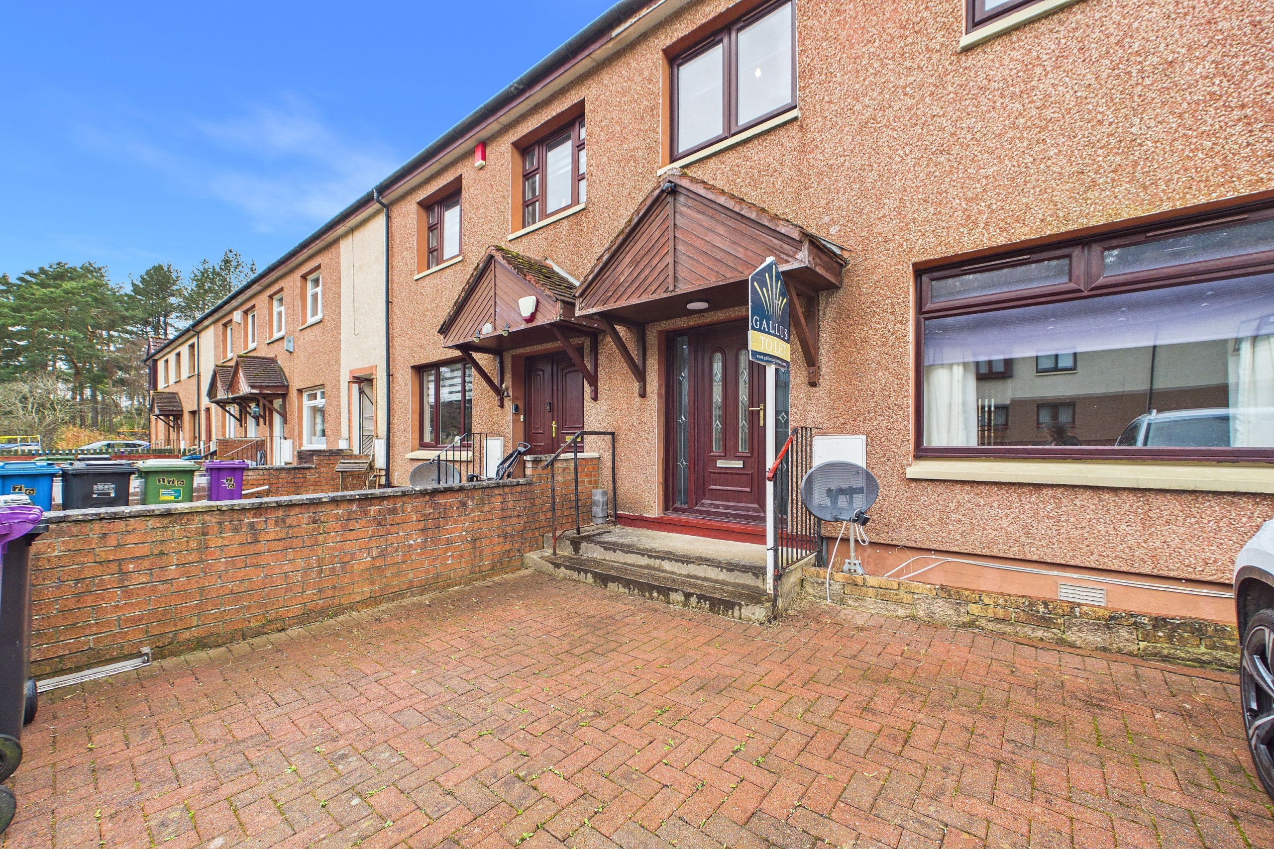 Dormanside Road - Four Bedroom Terraced House To Let in Glasgow Southside