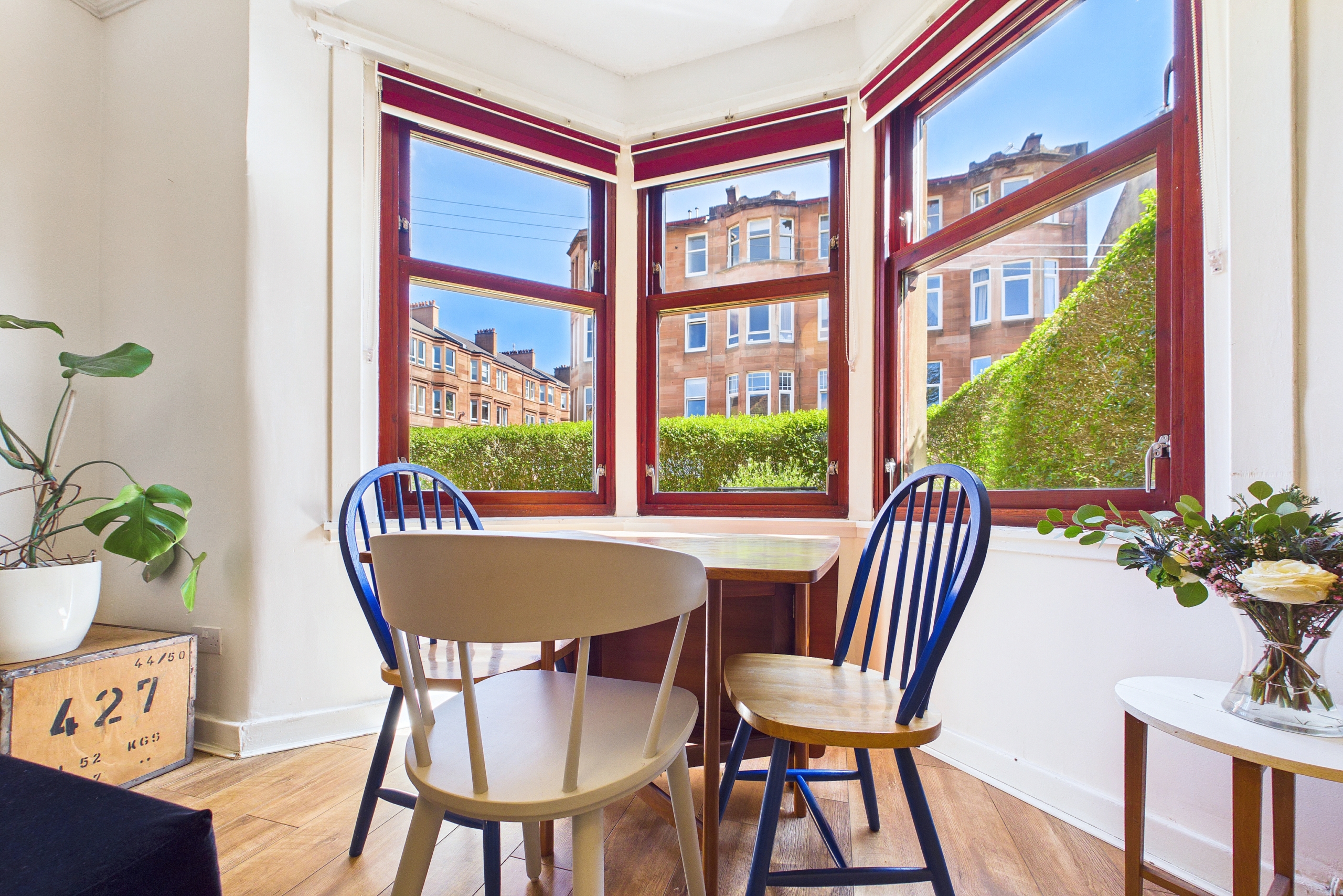 Two-bedroom ground floor tenement flat to let in Battlefield, Glasgow