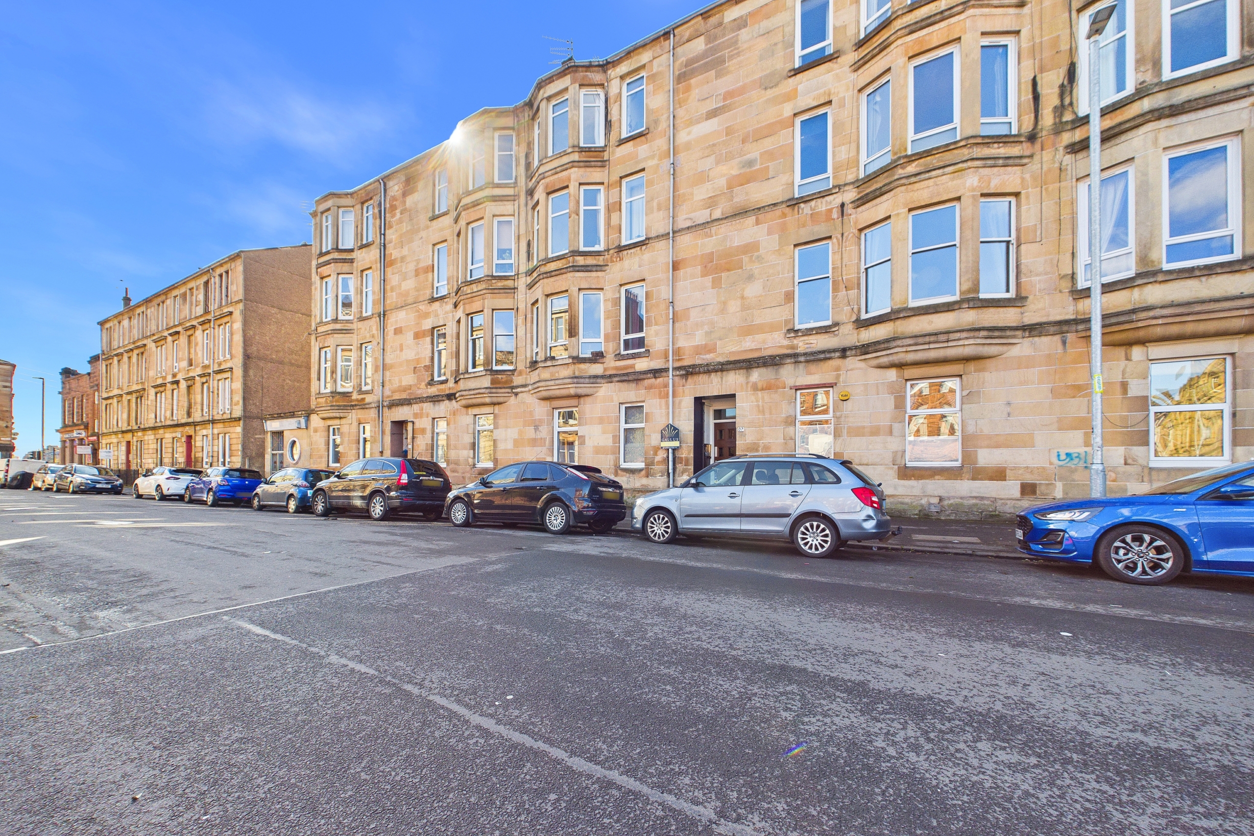 One-Bedroom Traditional Tenement Flat To Let in Glasgow Southside