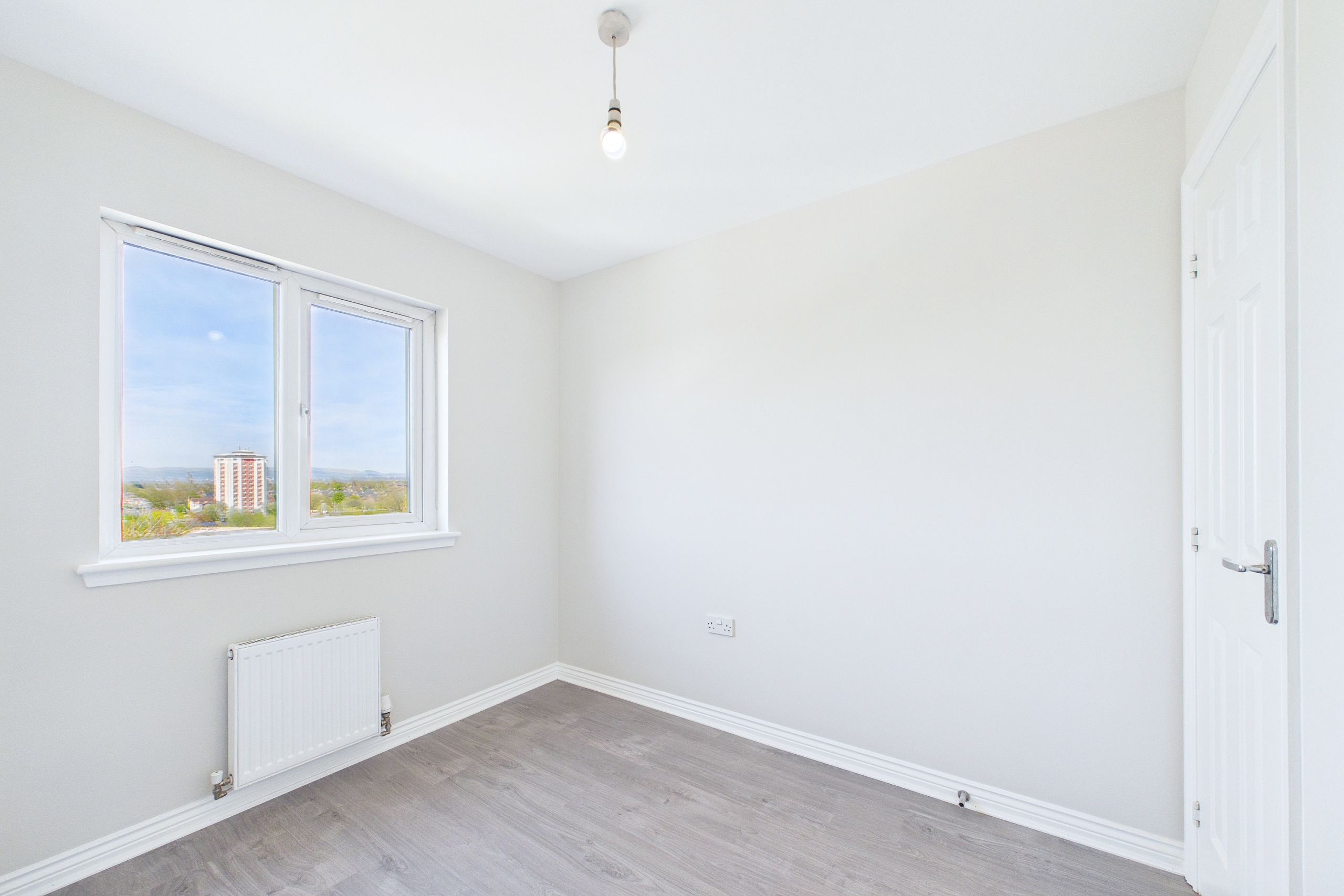 Modern three-bedroom semi-detached house to let in Nitshill, Glasgow.
