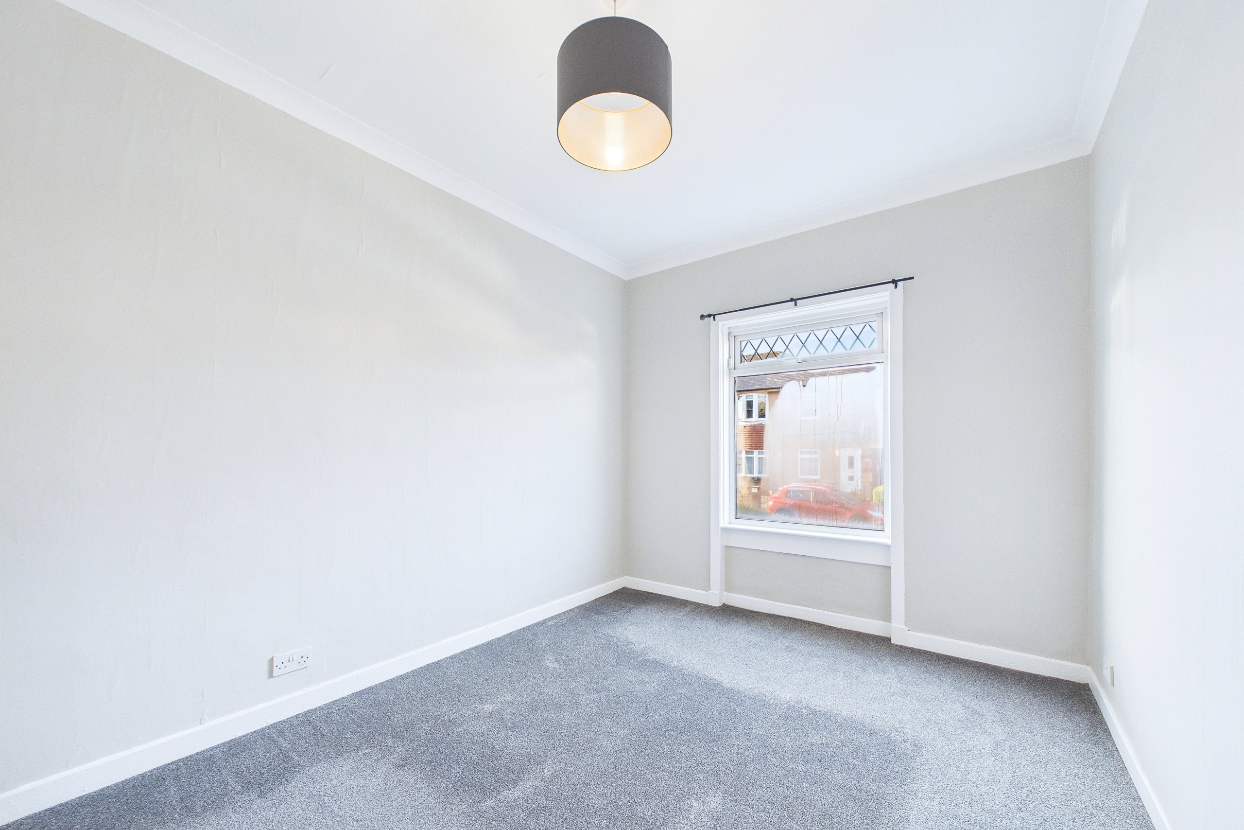 Three-Bedroom Lower Cottage Flat To Let in Cardonald, Glasgow