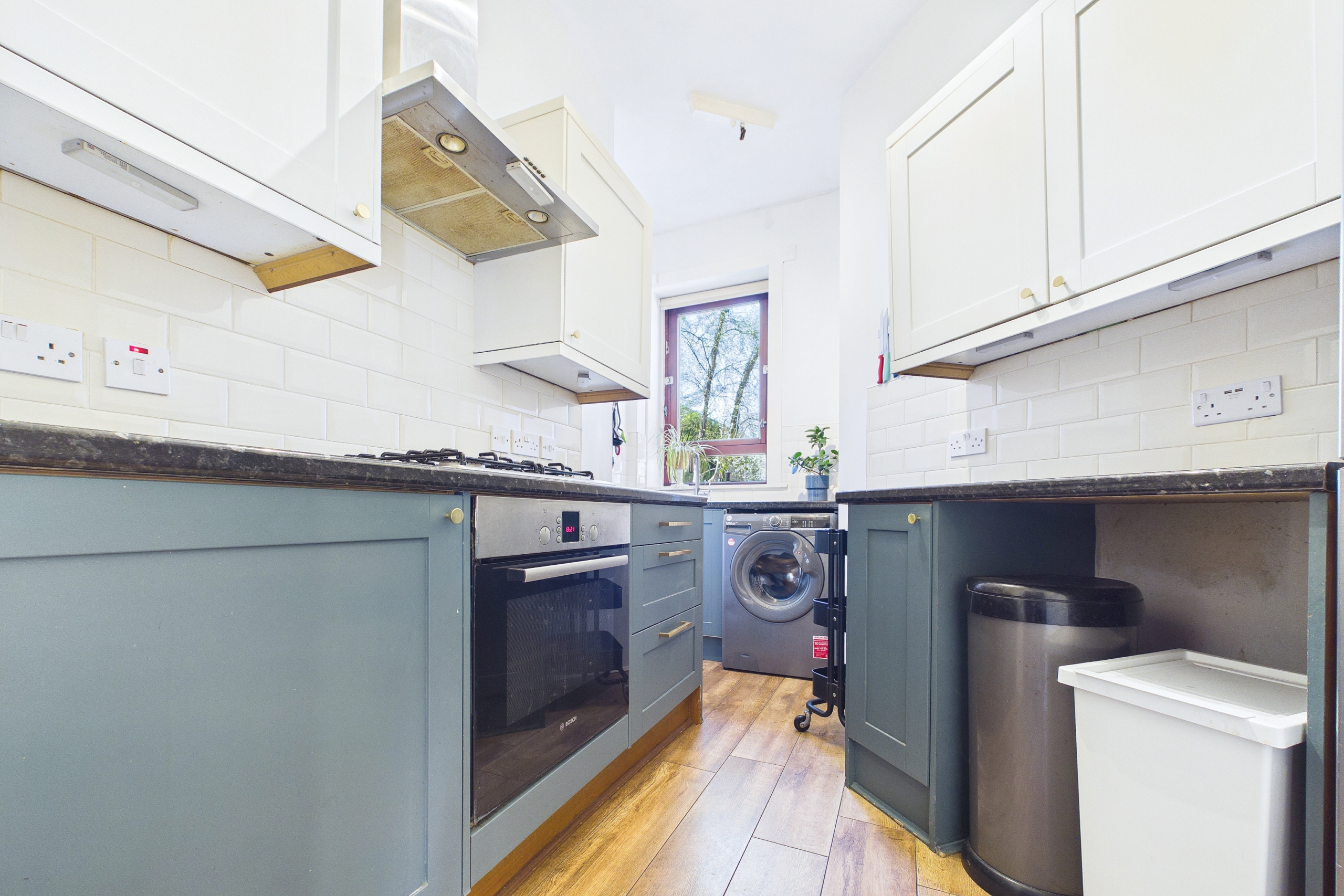 Two-bedroom ground floor tenement flat to let in Battlefield, Glasgow