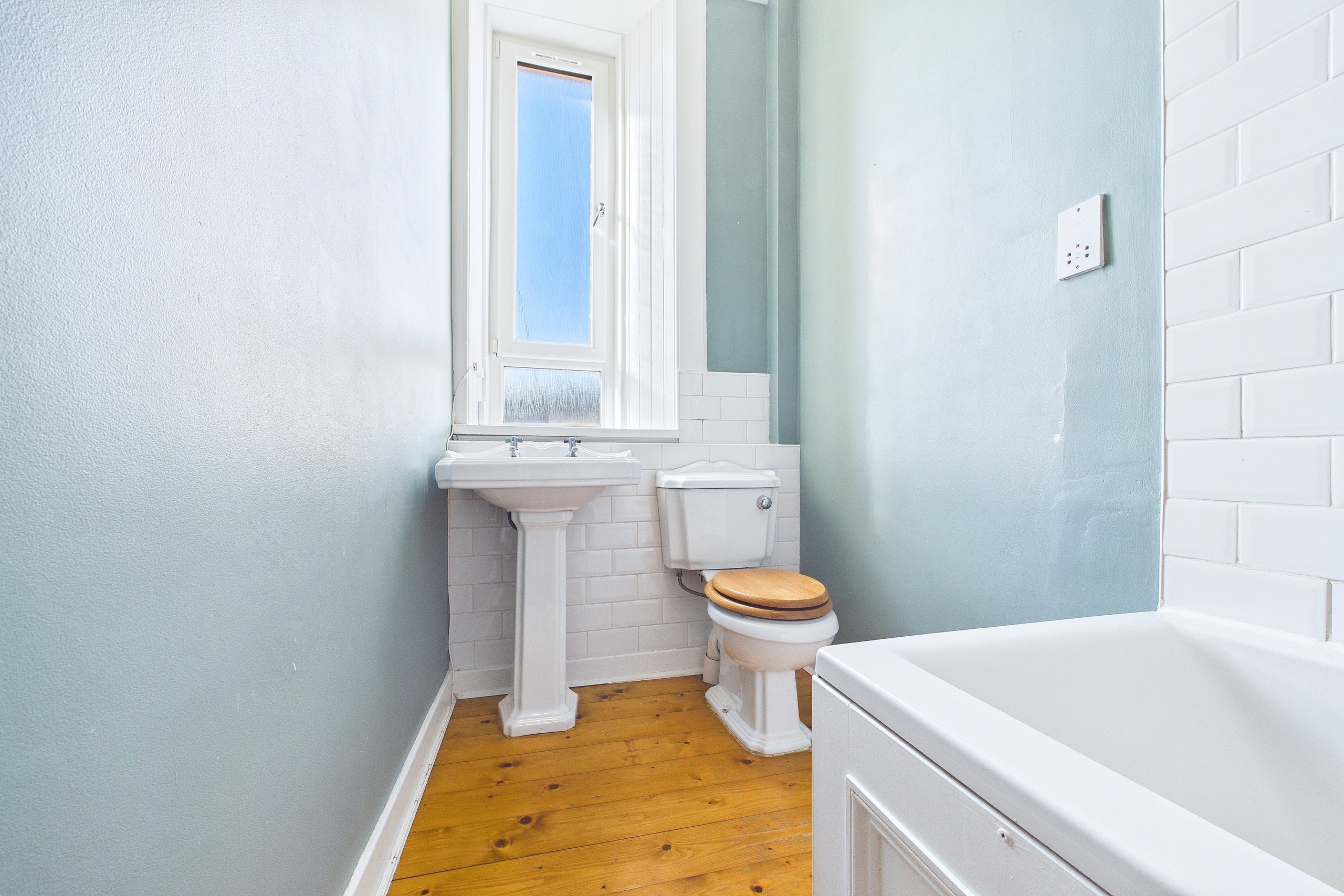 One-Bedroom Traditional Tenement Flat To Let in Glasgow Southside