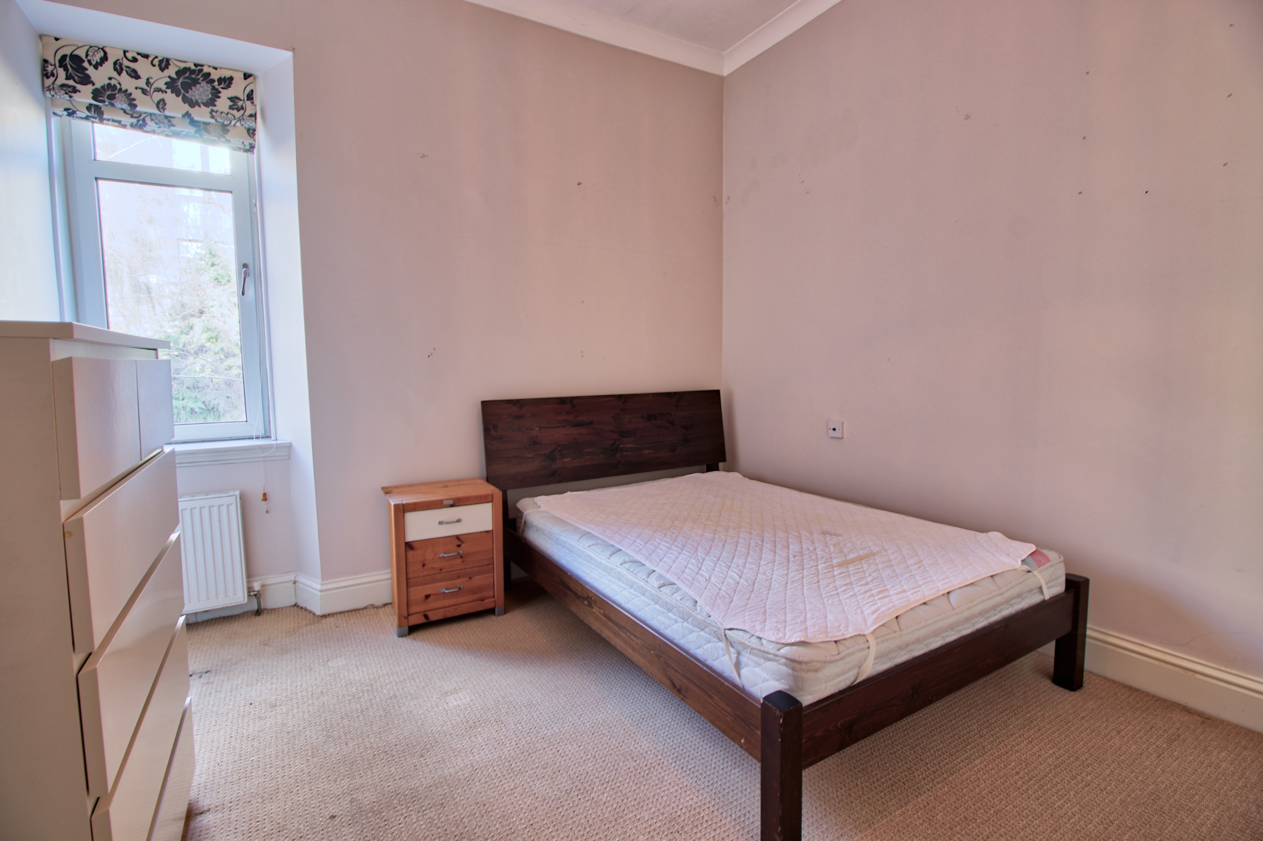 Two-Bedroom Top Floor Tenement Flat To Let in Partick