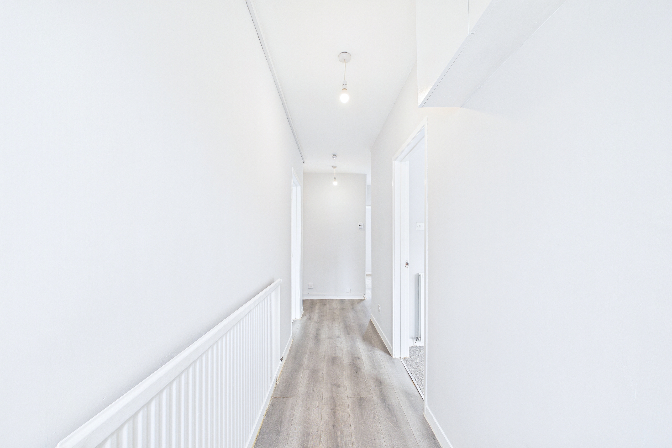 Spacious three-bedroom upper cottage flat to let in Glasgow.