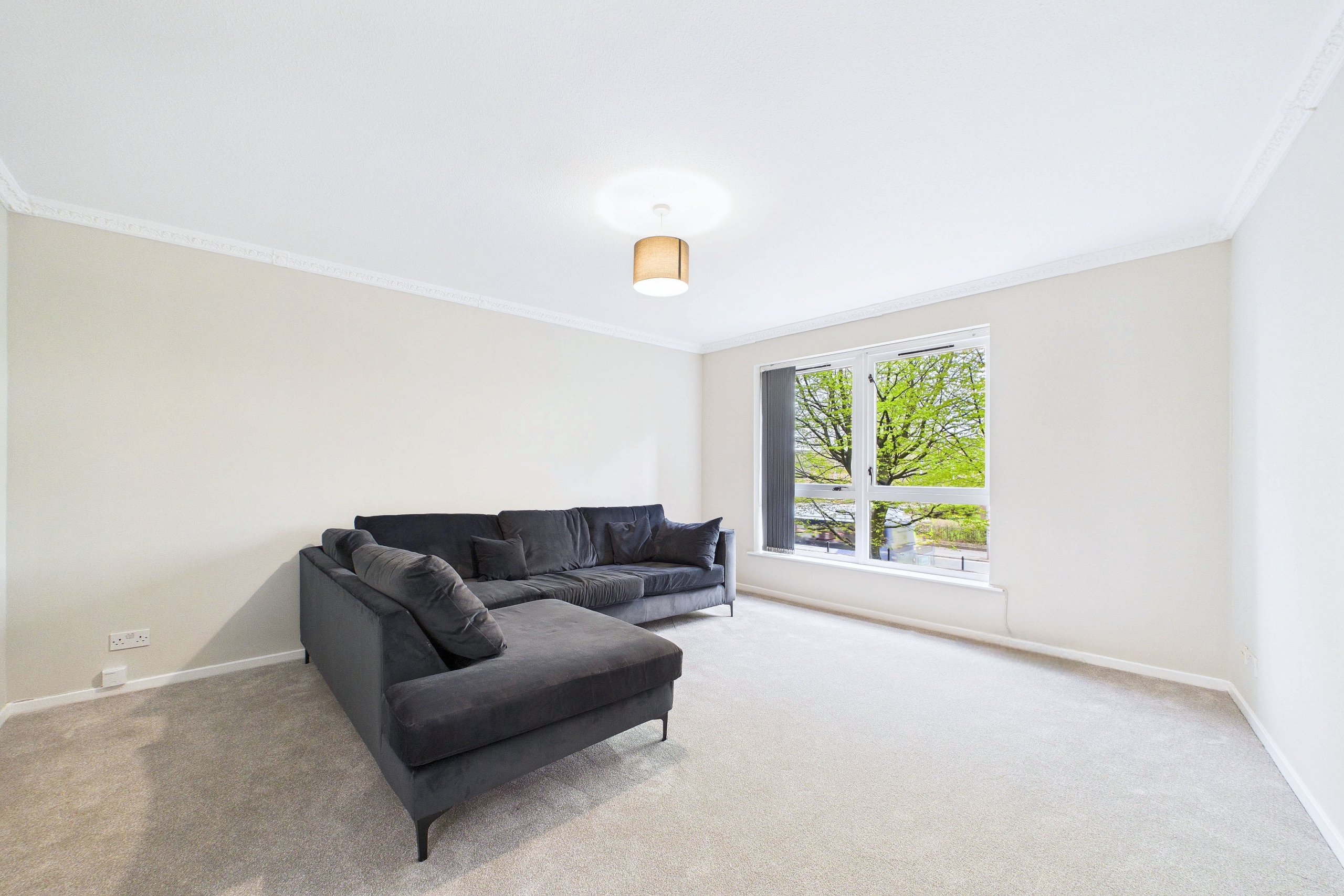 Well-proportioned two-bedroom modern apartment to let in Glasgow’s East End.