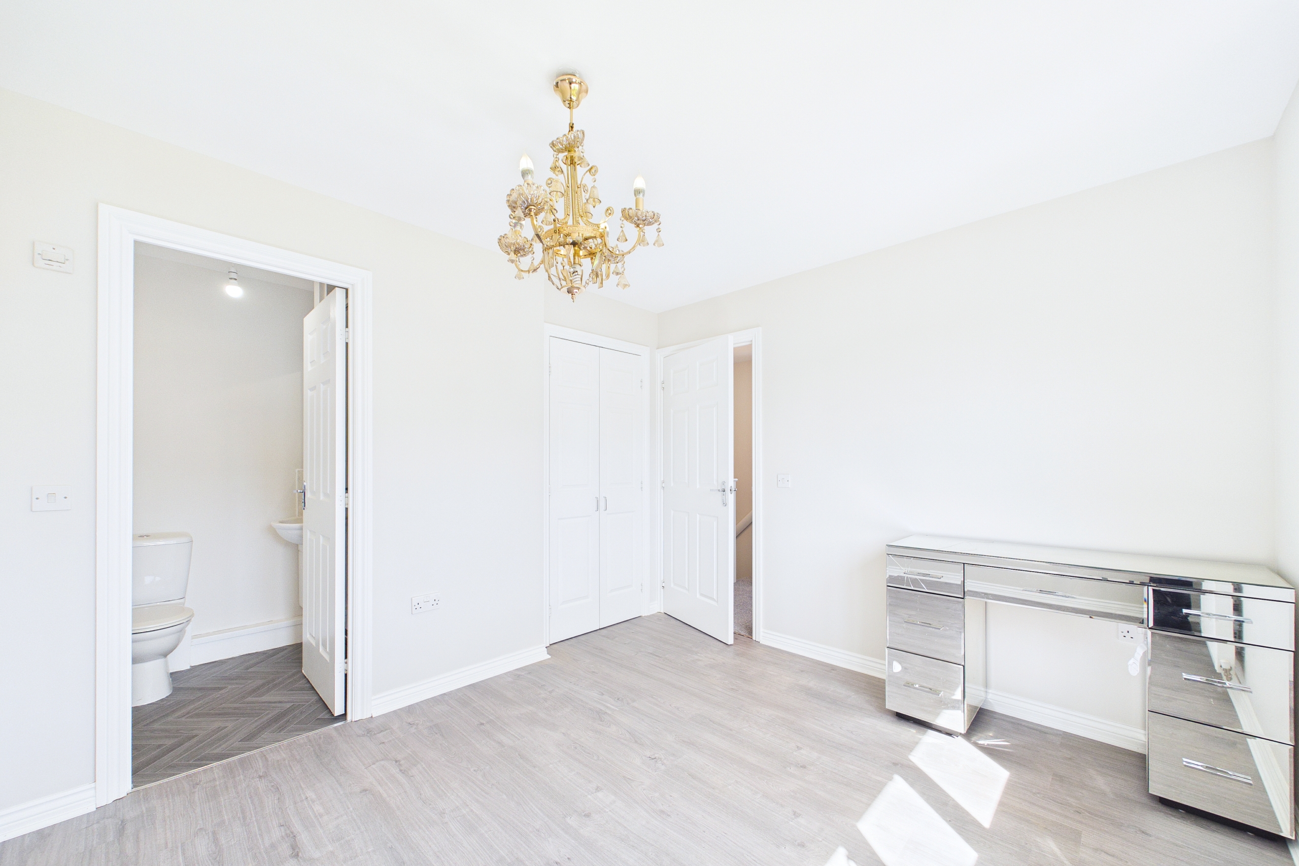 Modern three-bedroom semi-detached house to let in Nitshill, Glasgow.