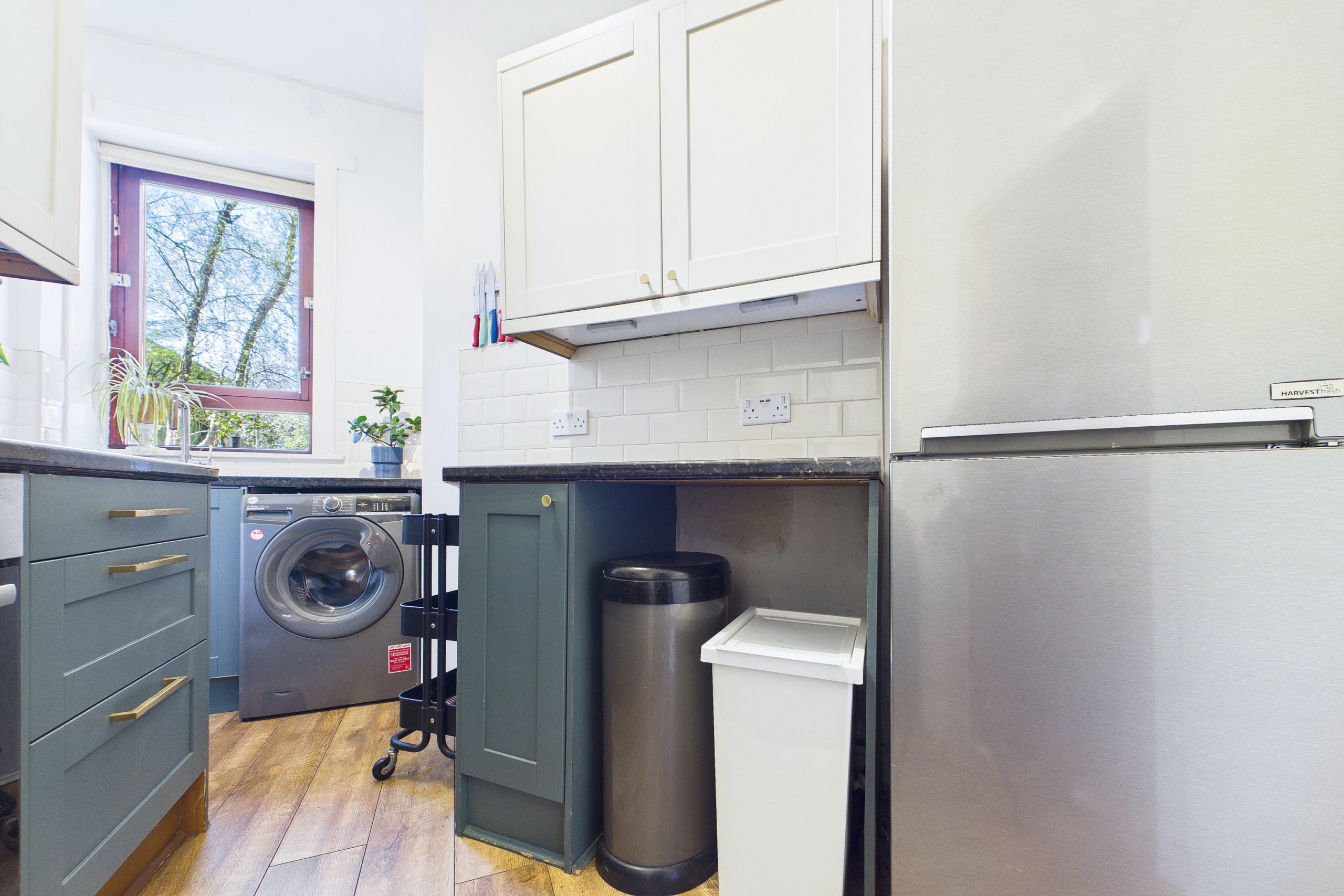 Two-bedroom ground floor tenement flat to let in Battlefield, Glasgow