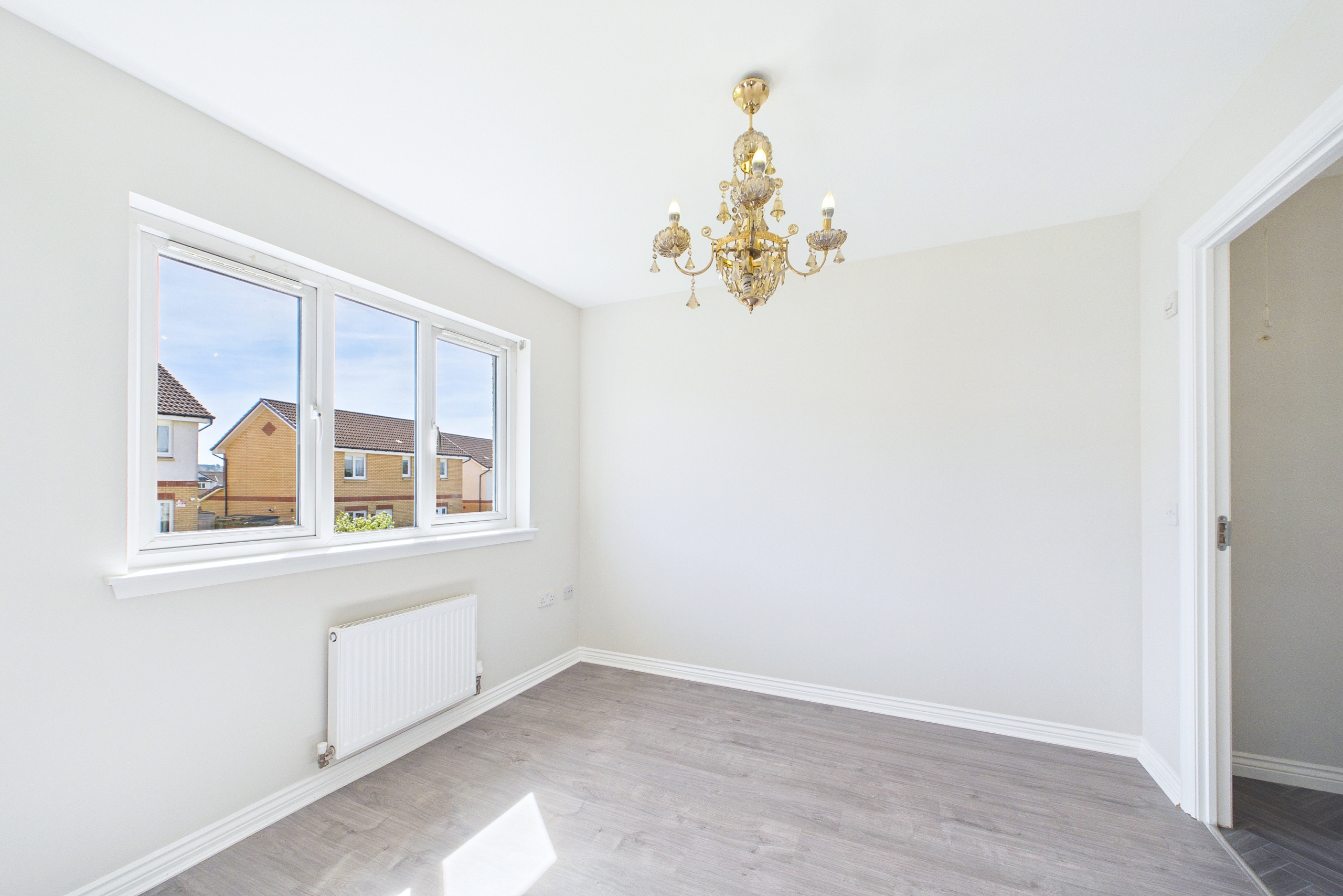 Modern three-bedroom semi-detached house to let in Nitshill, Glasgow.
