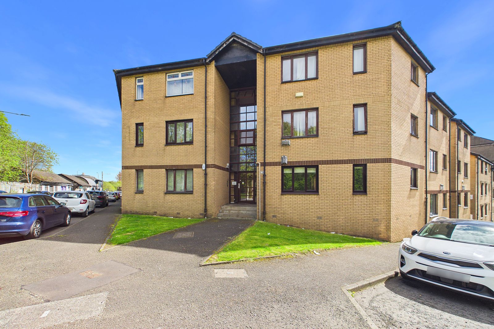 22-kemp-street-exterior Beautifully refurbished two-bedroom ground floor flat to let in Springburn, Glasgow