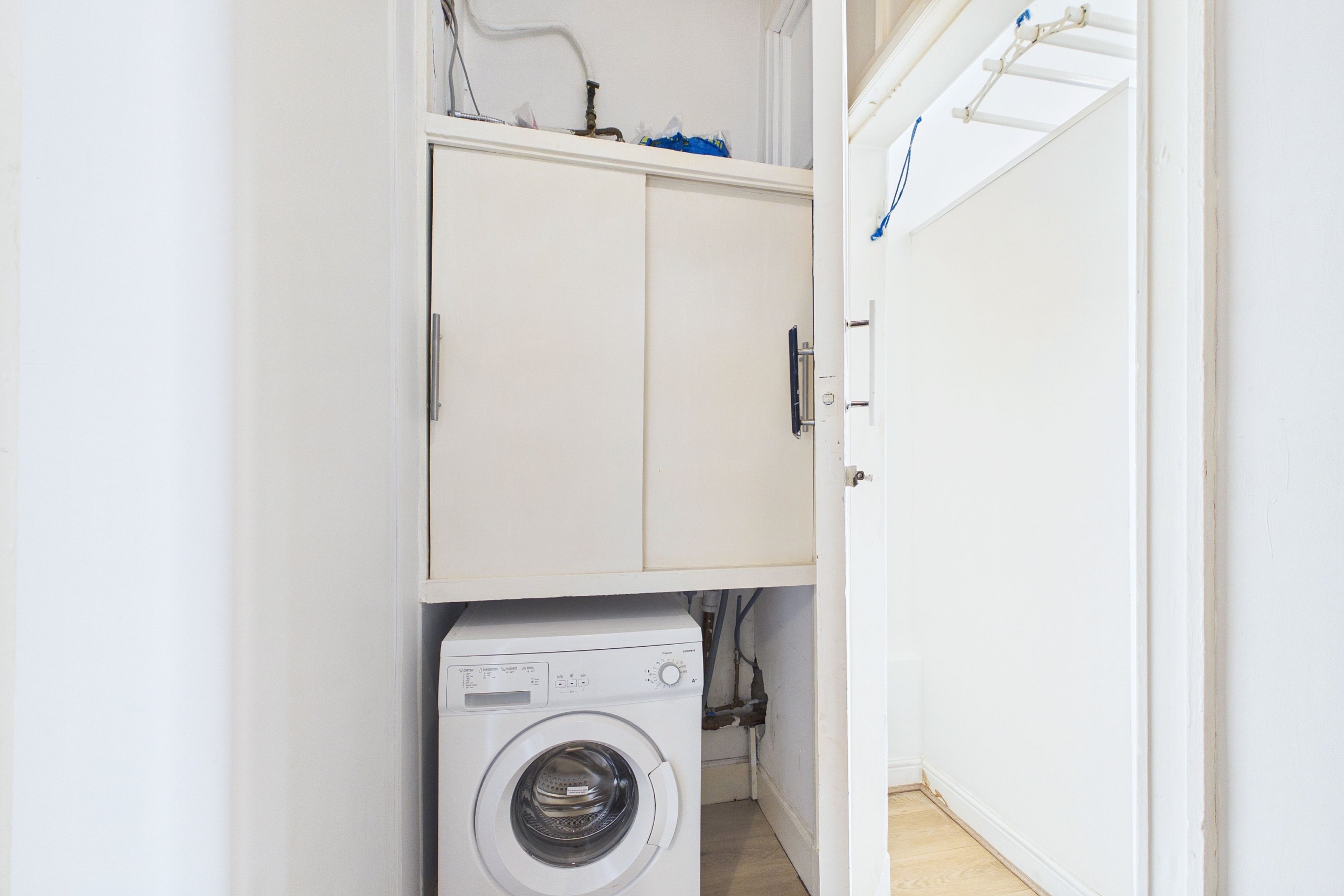 One-Bedroom First Floor Flat To Let in Yoker