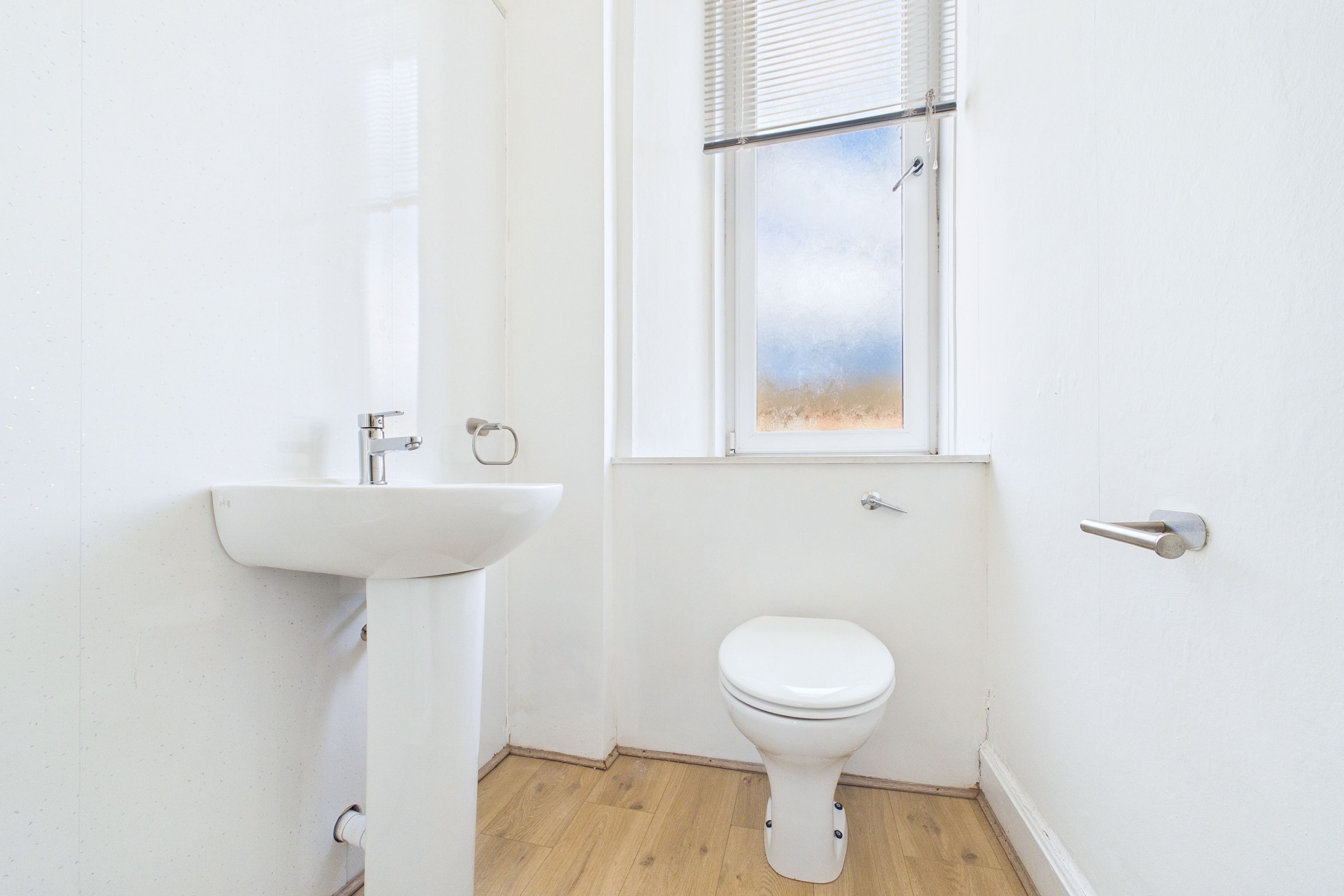 One-Bedroom First Floor Flat To Let in Yoker
