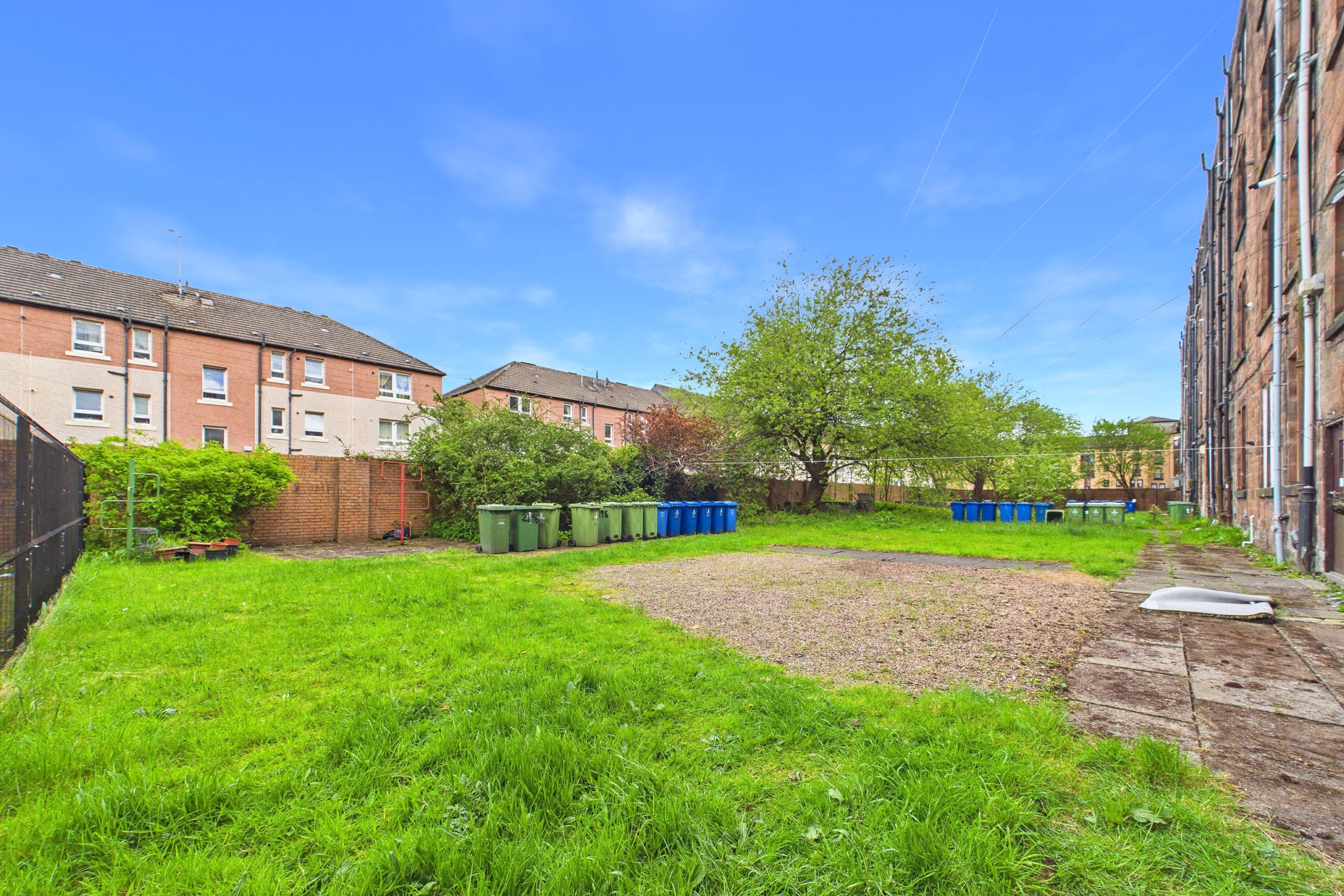 One-Bedroom First Floor Flat To Let in Yoker
