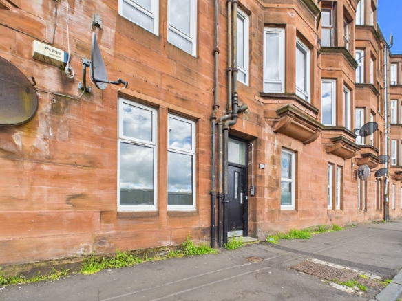 One-Bedroom First Floor Flat To Let in Yoker