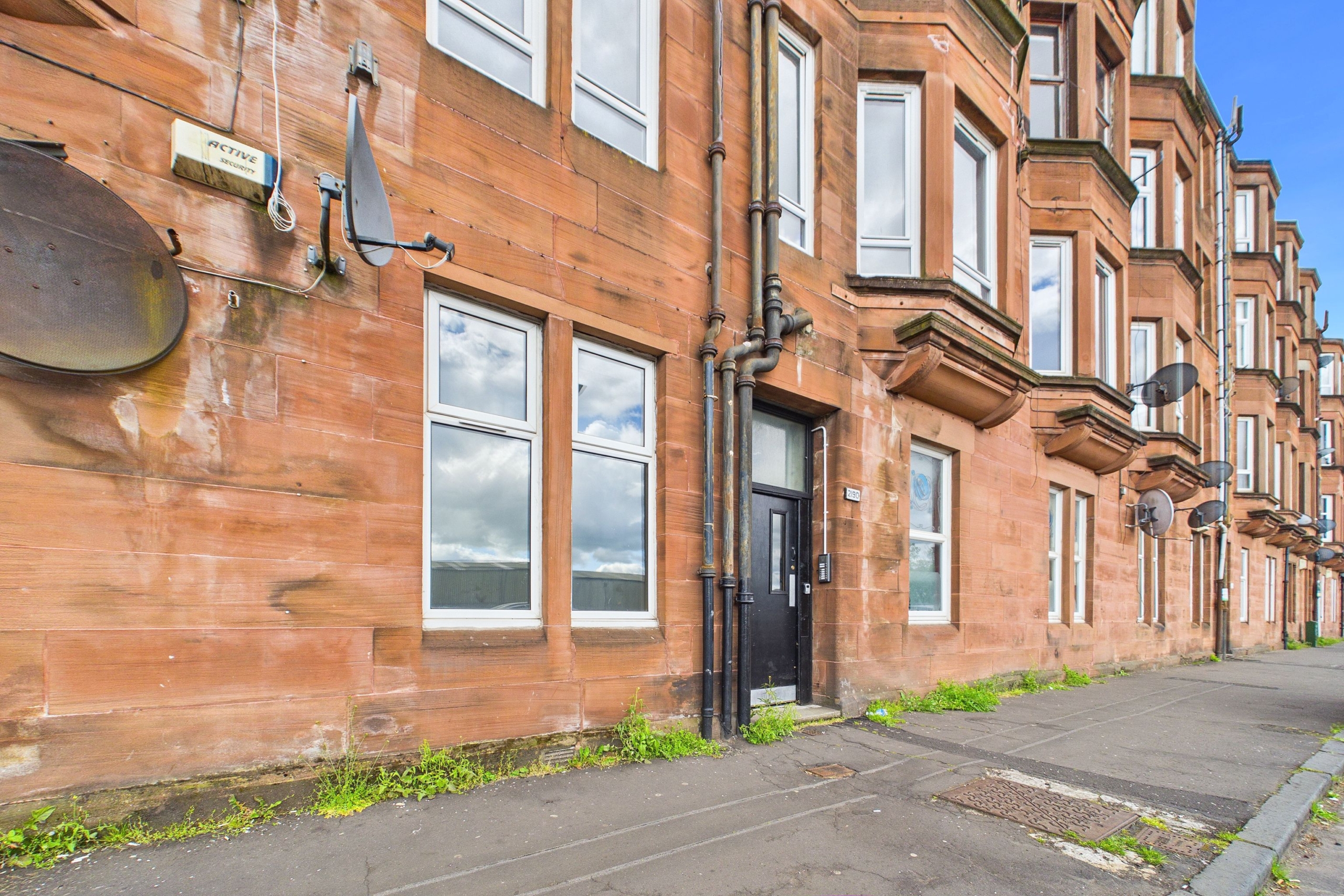 One-Bedroom First Floor Flat To Let in Yoker