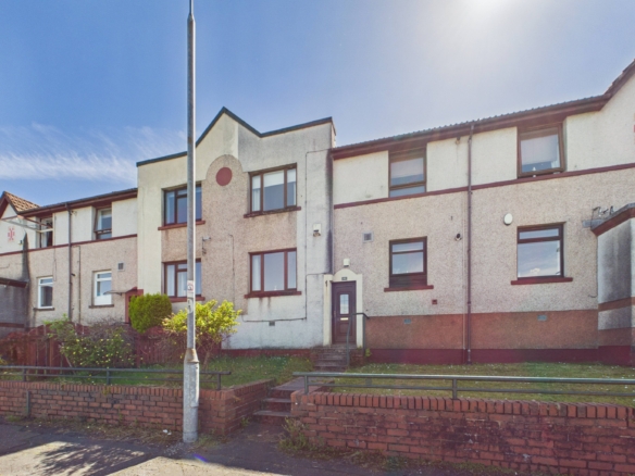 Spacious Two-Bedroom Upper Cottage Flat To Let in Greenock with River Clyde Views