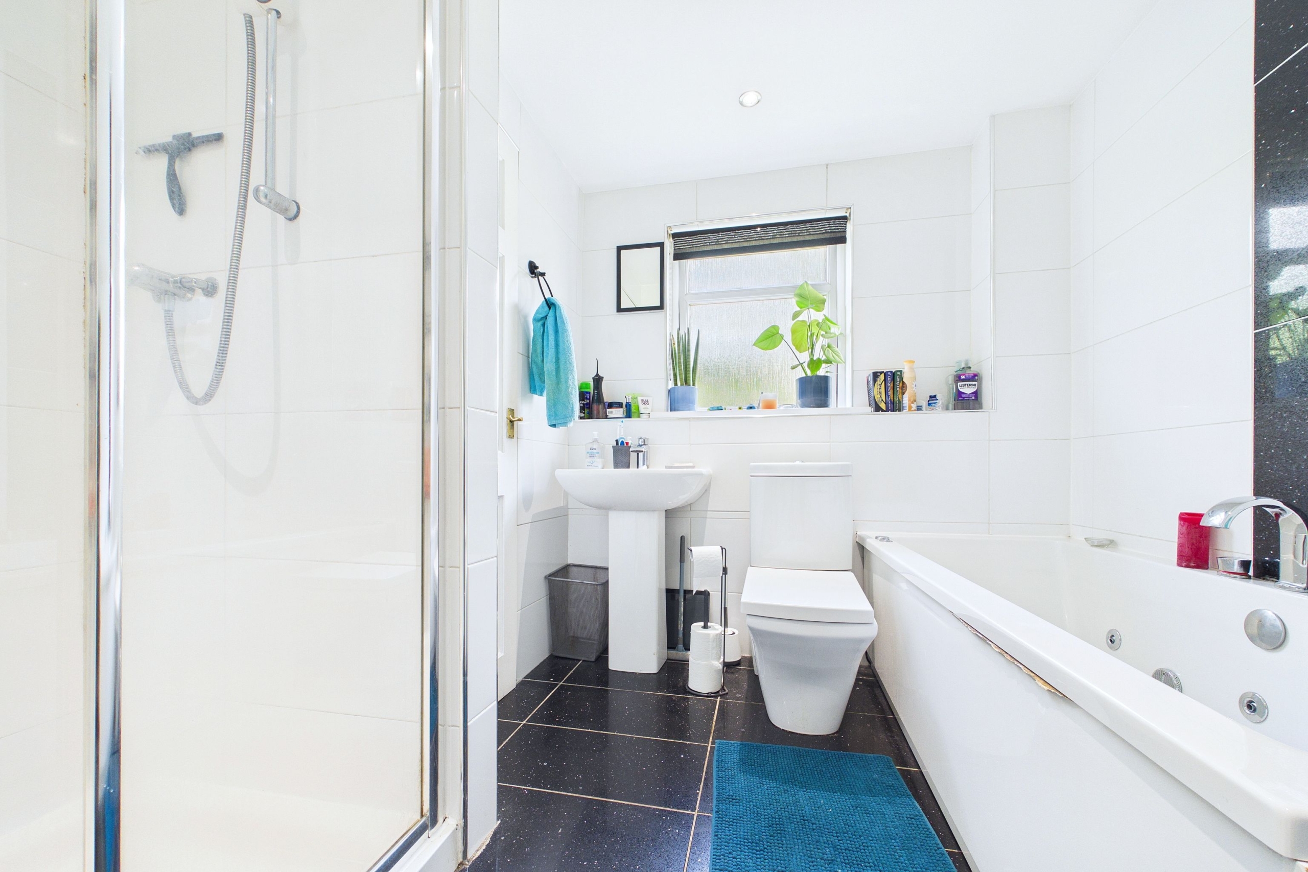 Two-Bedroom Ground Floor Flat for Sale in Cardonald