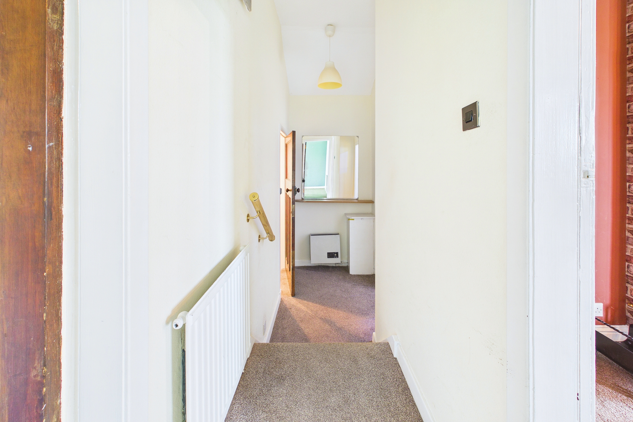 Two-Bedroom Upper Cottage Flat for Sale in Cardonald, Glasgow