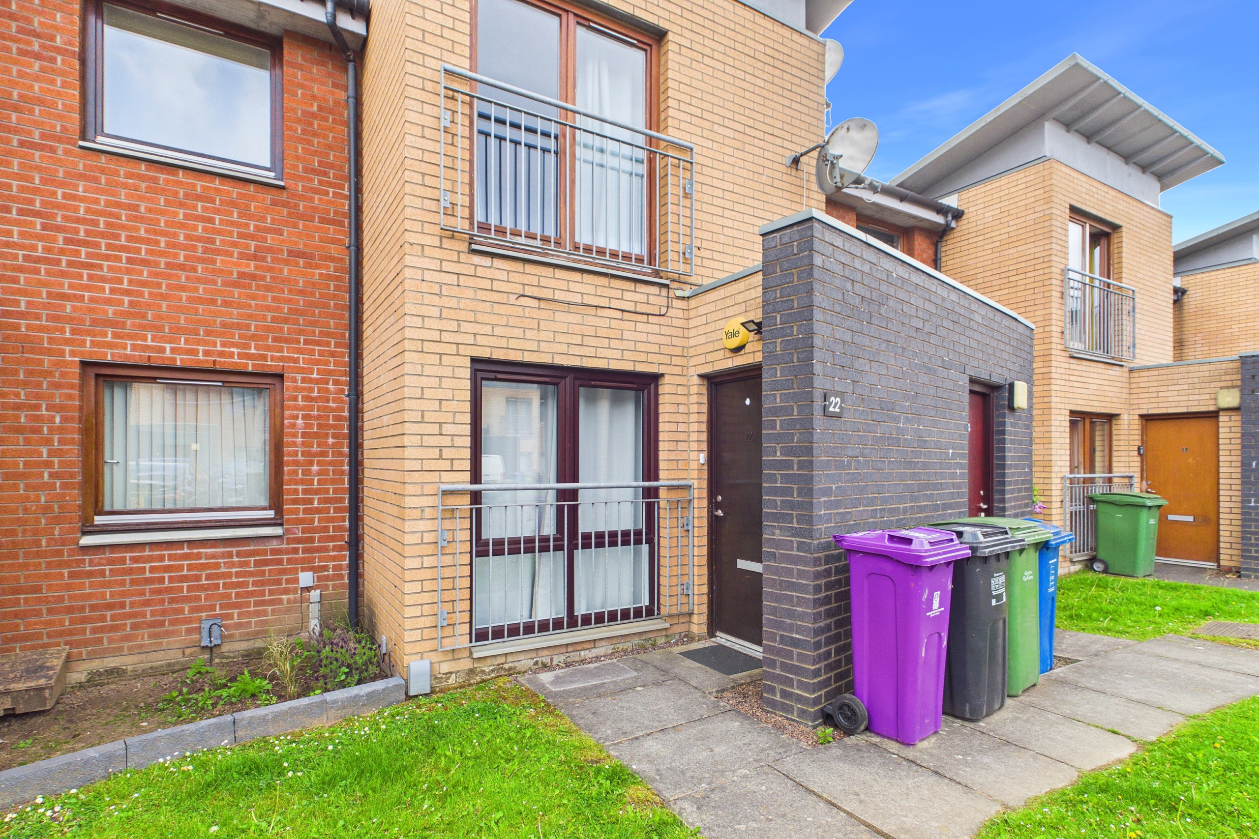 Beautifully presented two-bedroom home to let in Dalmarnock, Glasgow.