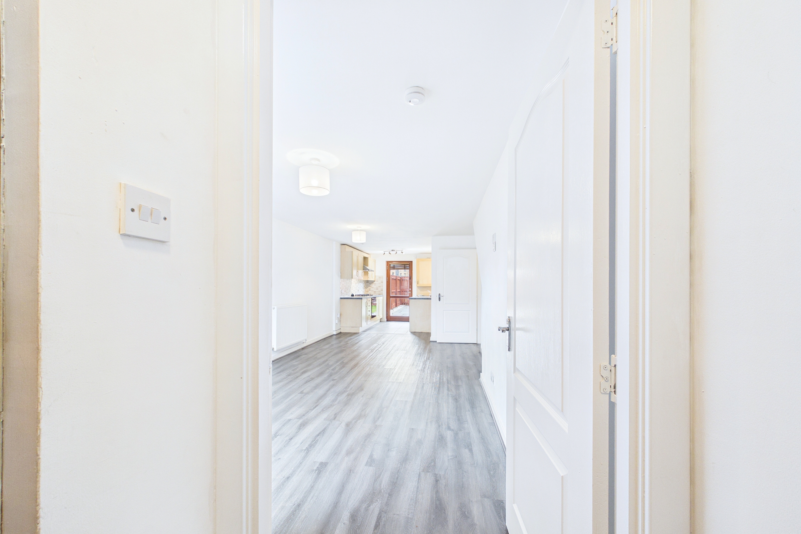 Beautifully presented two-bedroom home to let in Dalmarnock, Glasgow.