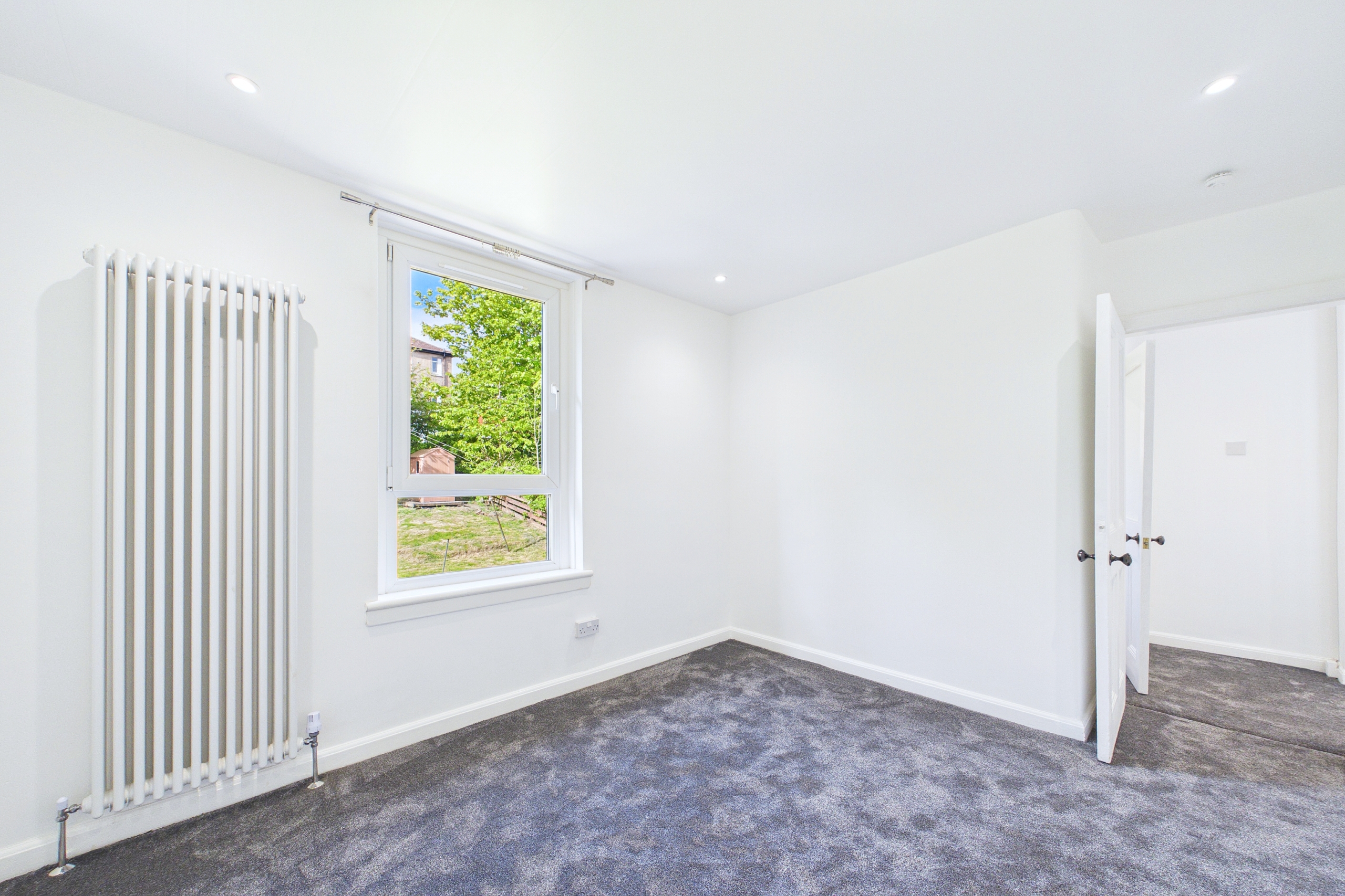 2 bedroom property available in glasgow