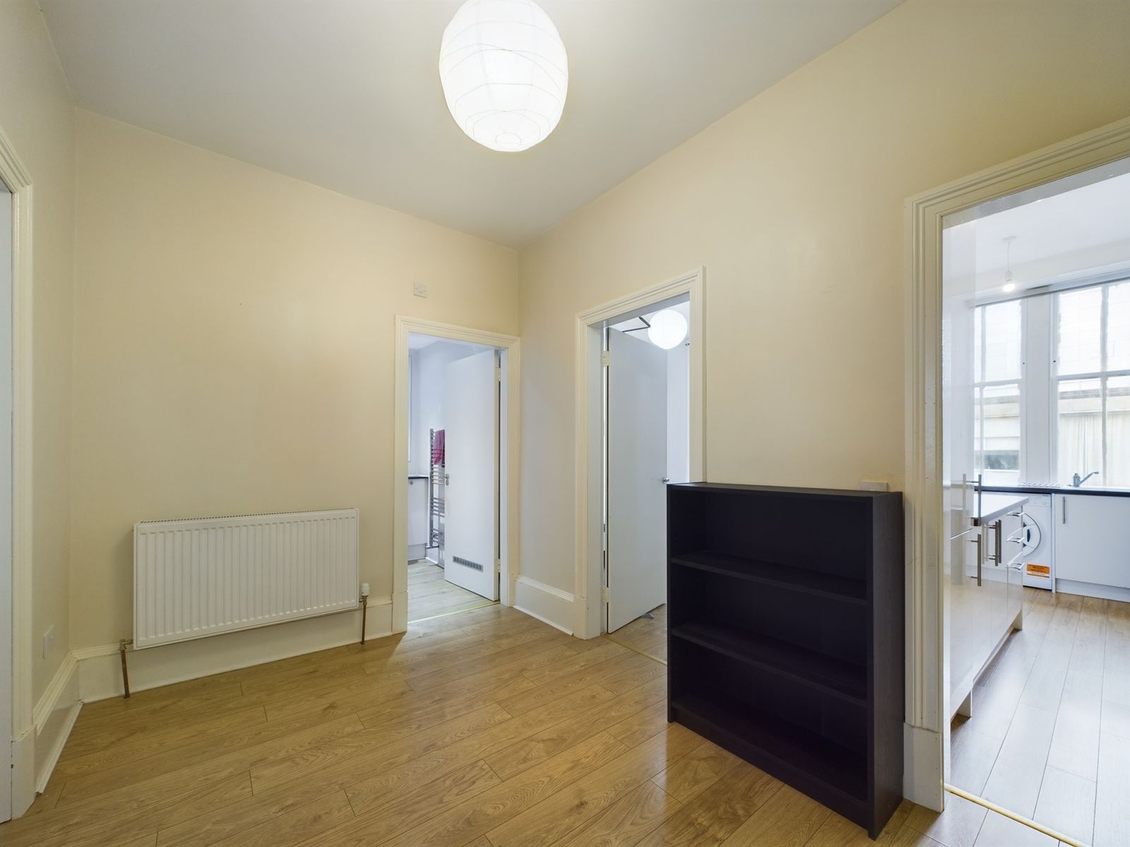 Beautiful two-bedroom tenement flat to let in Paisley Town Centre