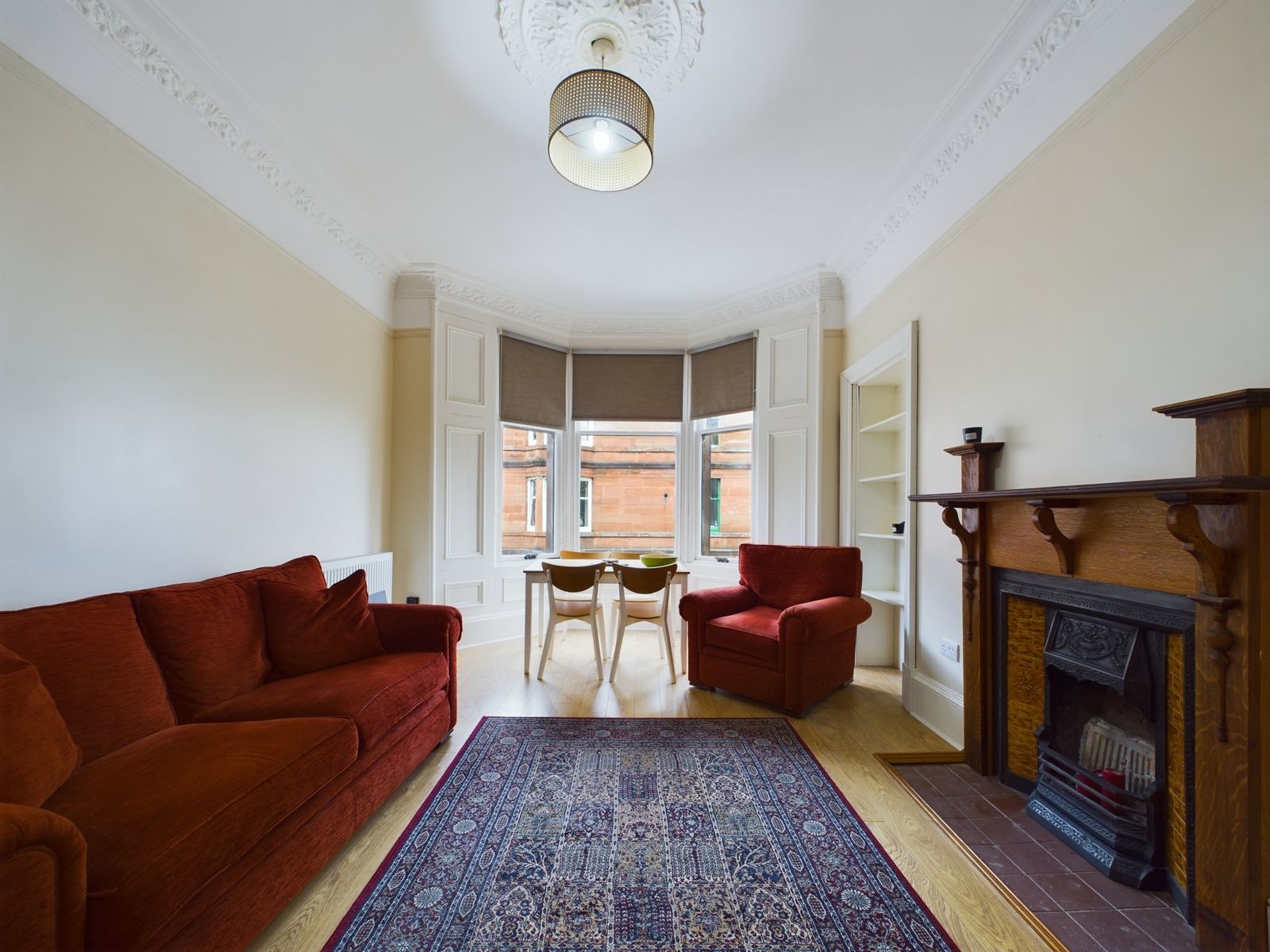 Beautiful two-bedroom tenement flat to let in Paisley Town Centre