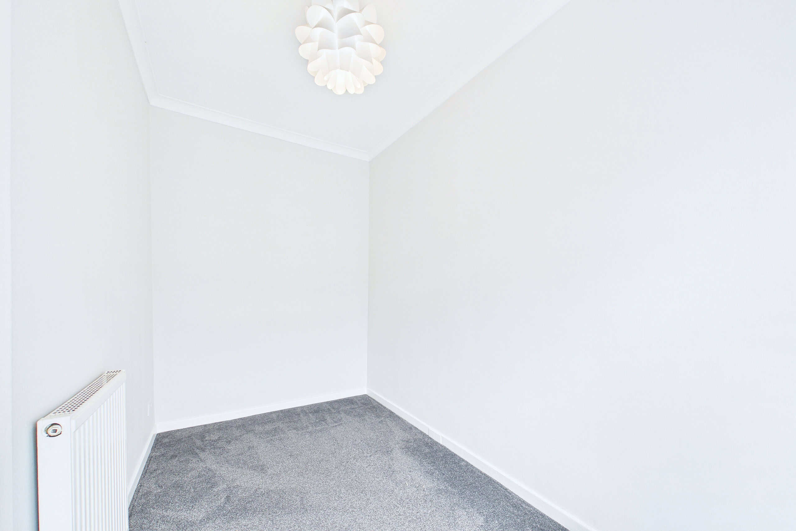 three-bedroom ground floor cottage flat for sale in Hillington