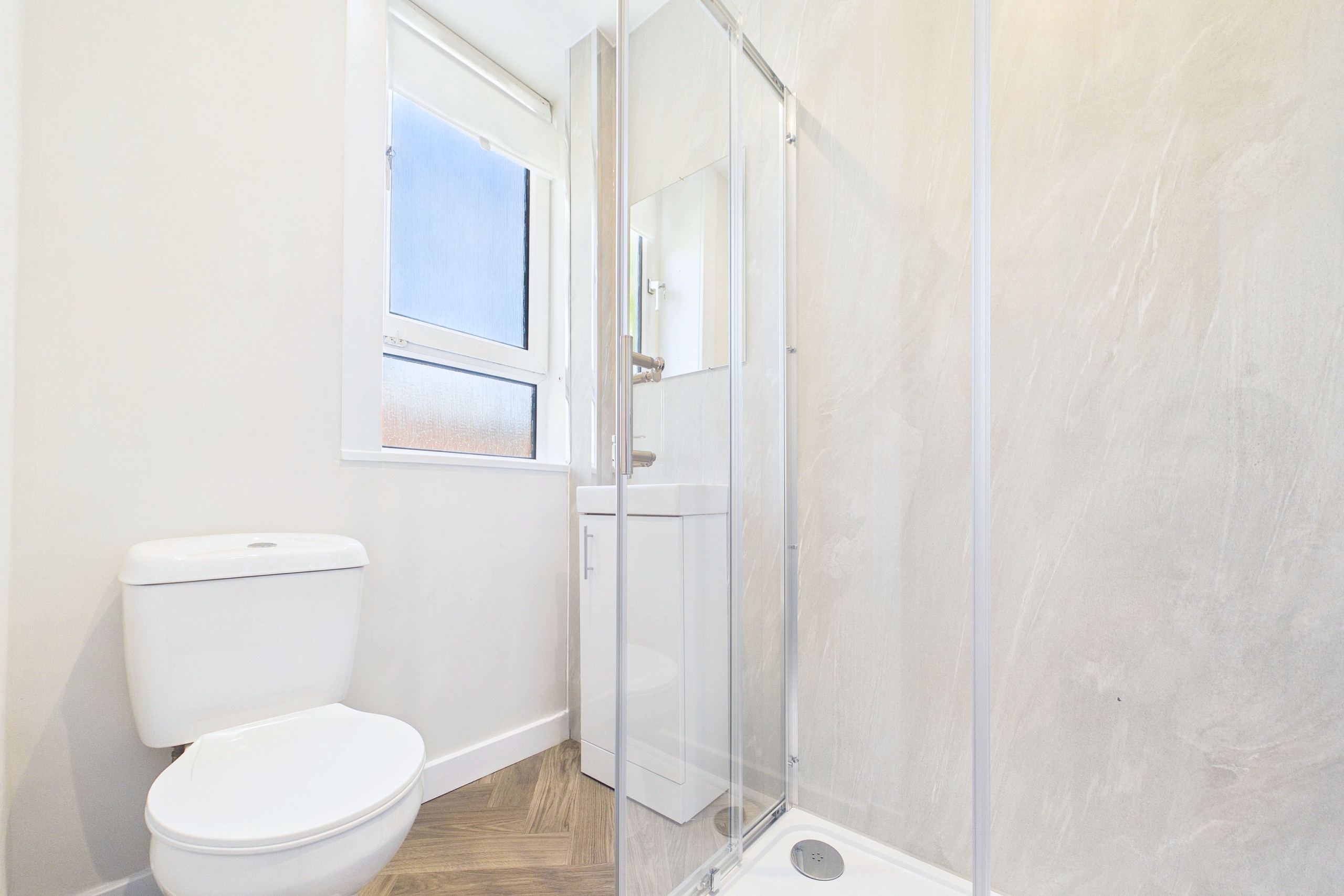 Refurbished One-Bedroom Apartment To Let in Royston, Glasgow