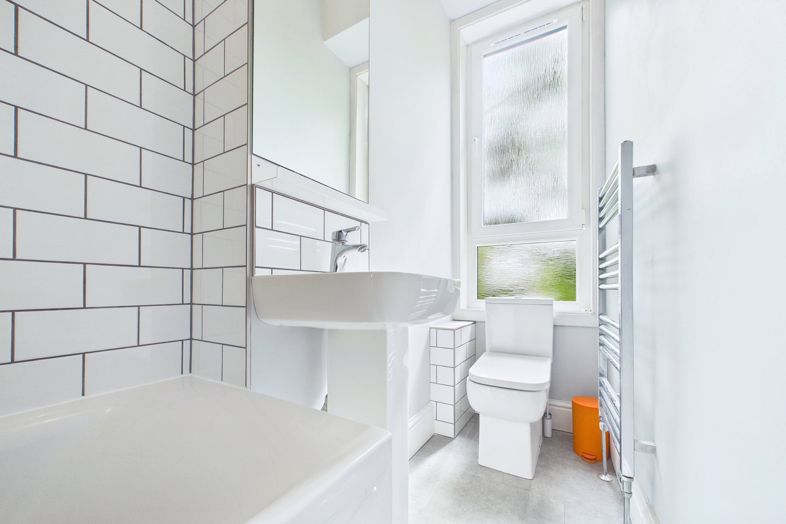 Beautifully appointed two-bedroom top floor tenement flat for sale in Mount Florida