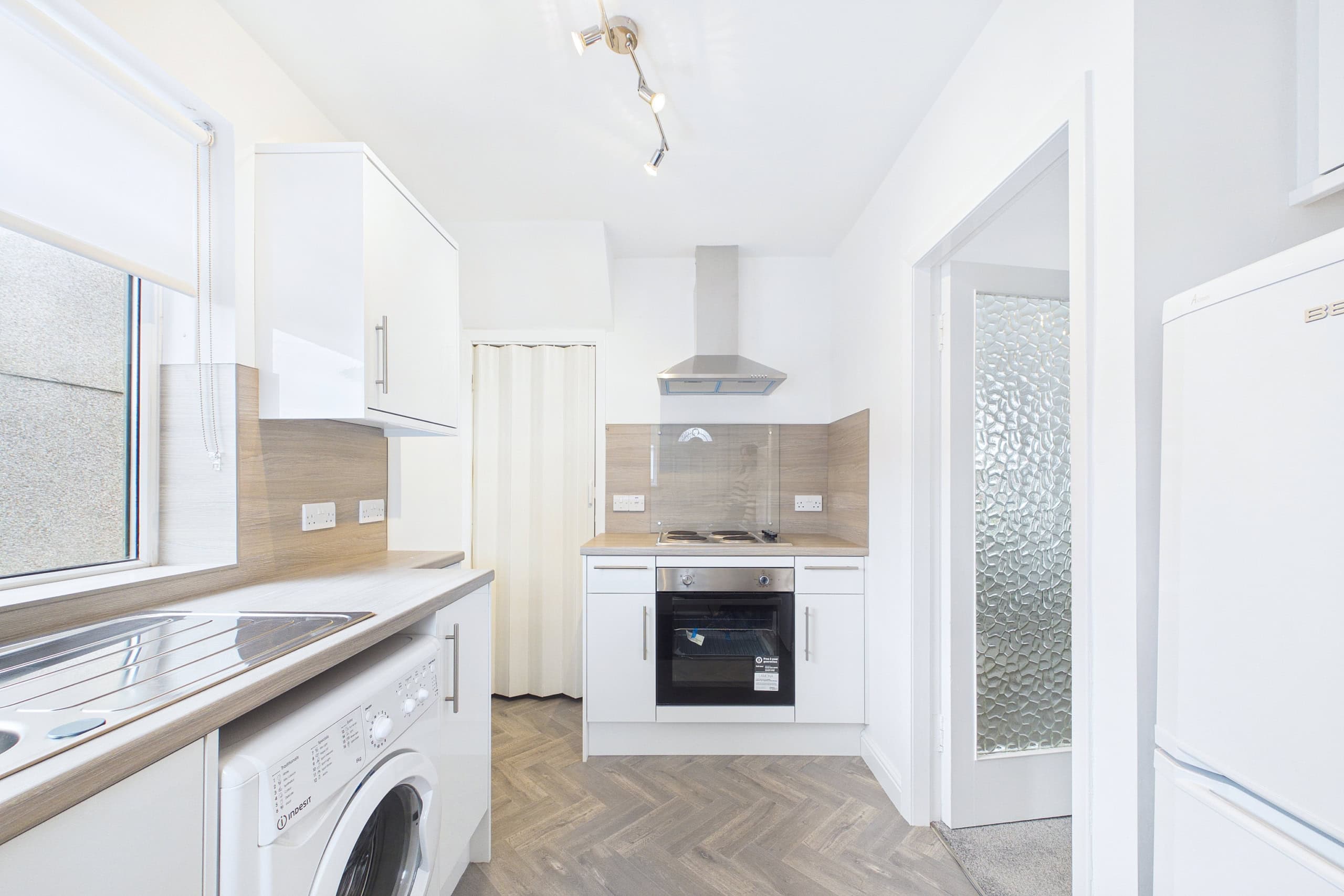 66-belvidere-crescent-kitchen Beautiful Two-Bedroom Semi-Detached Home To Let in Bishopbriggs
