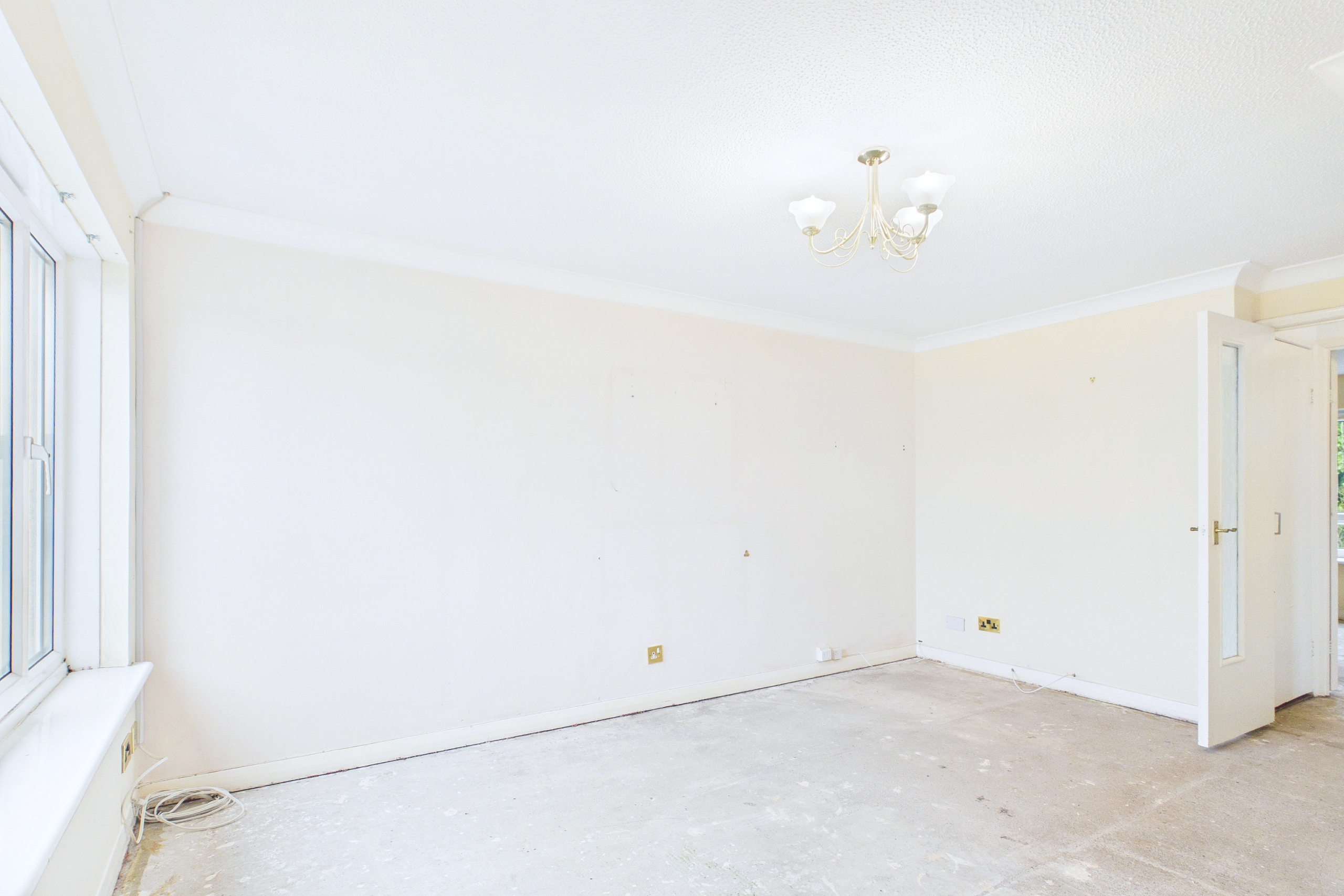 One-Bedroom First Floor Cottage Flat for Sale in East Kilbride