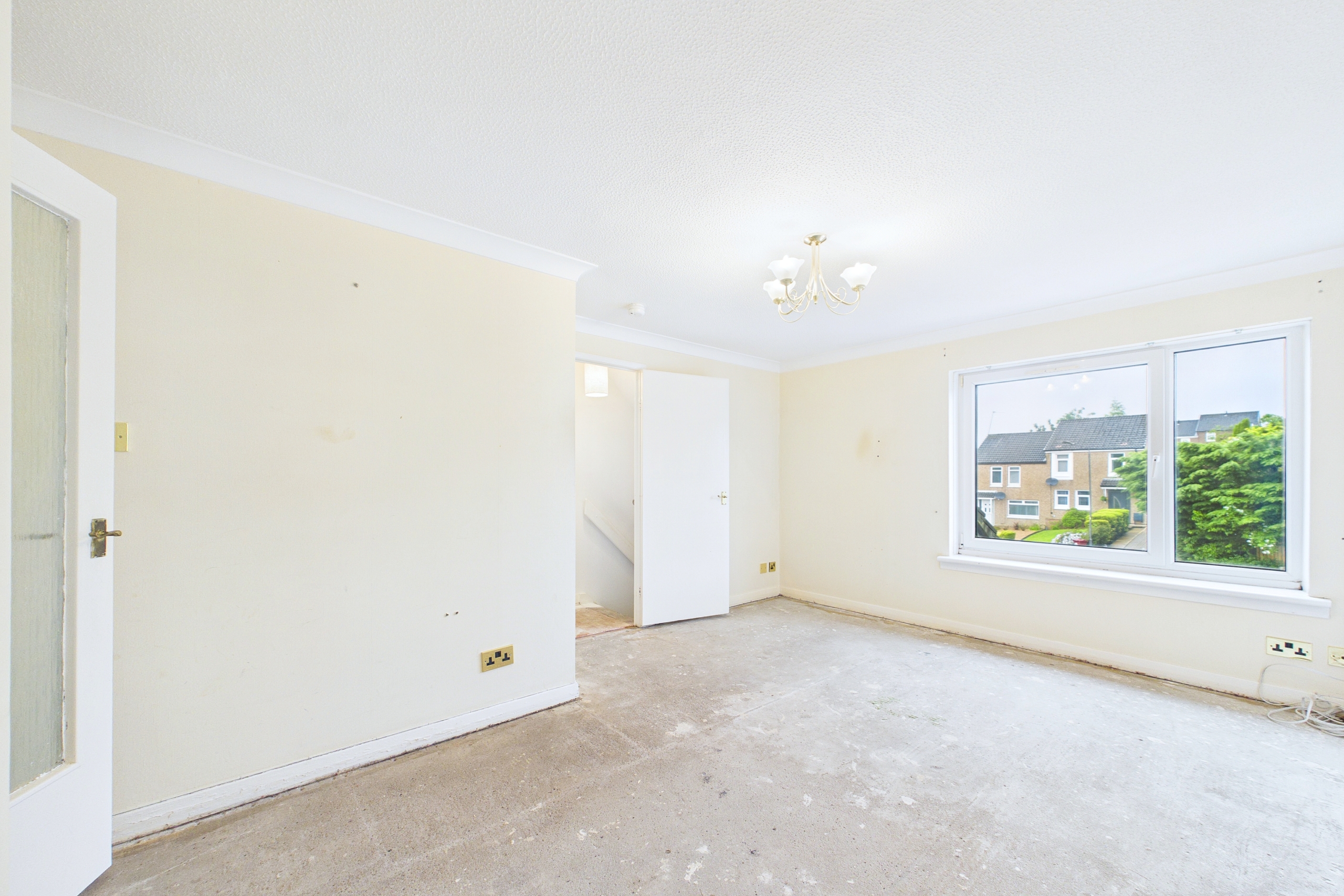 One-Bedroom First Floor Cottage Flat for Sale in East Kilbride