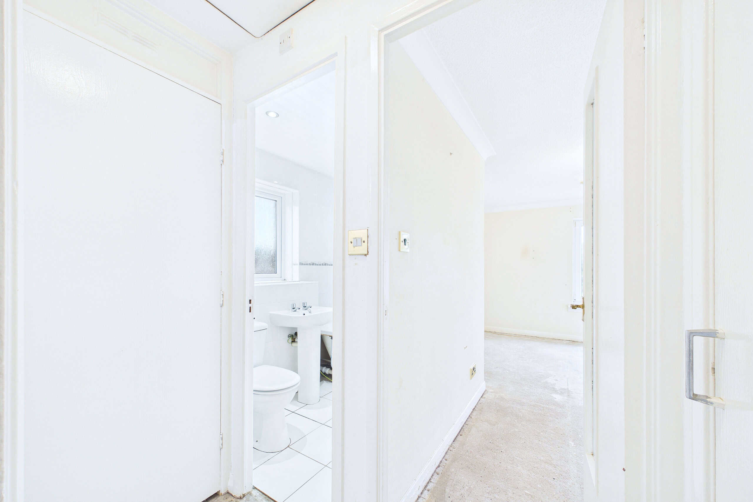 One-Bedroom First Floor Cottage Flat for Sale in East Kilbride
