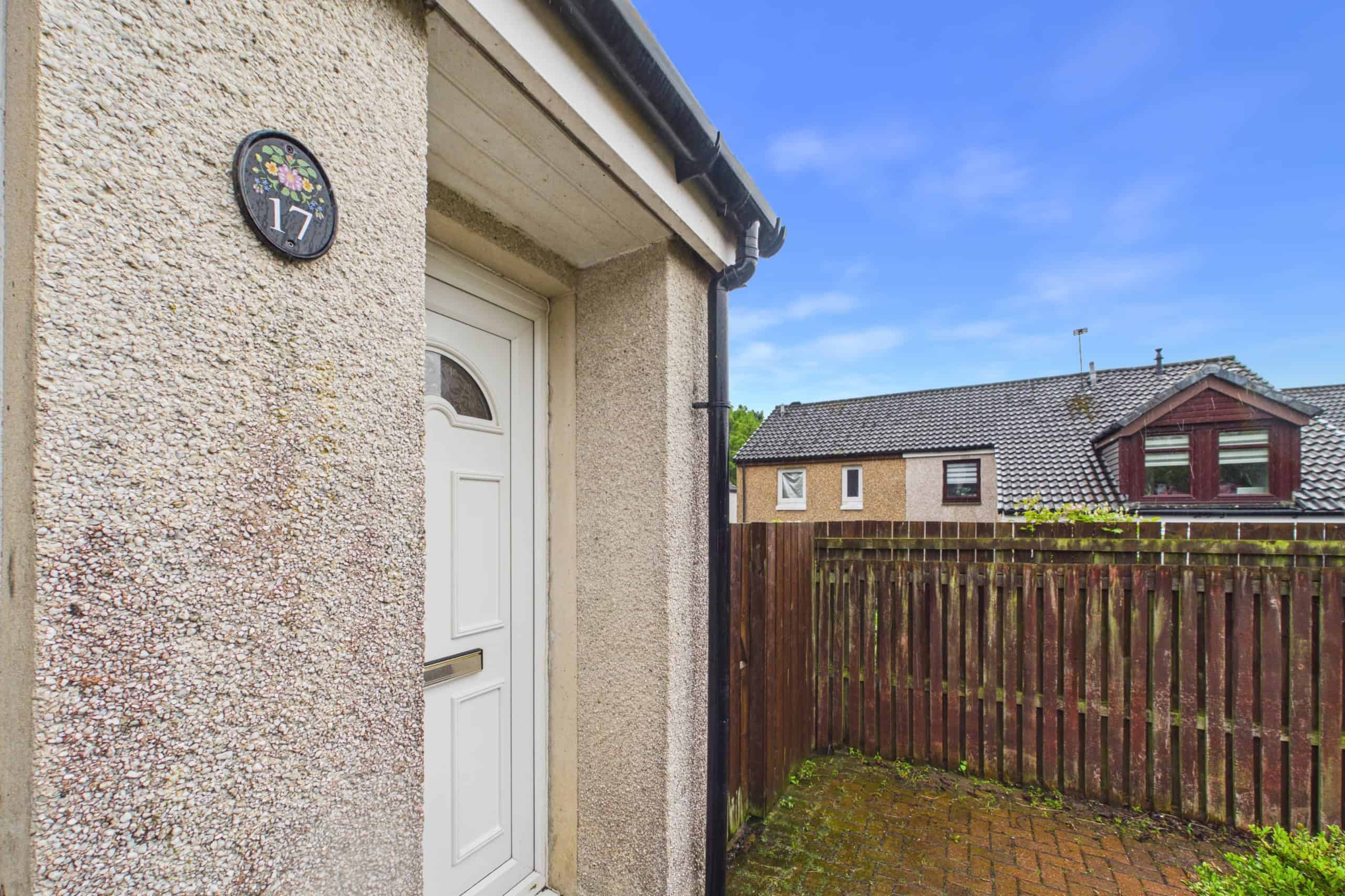 One-Bedroom First Floor Cottage Flat for Sale in East Kilbride