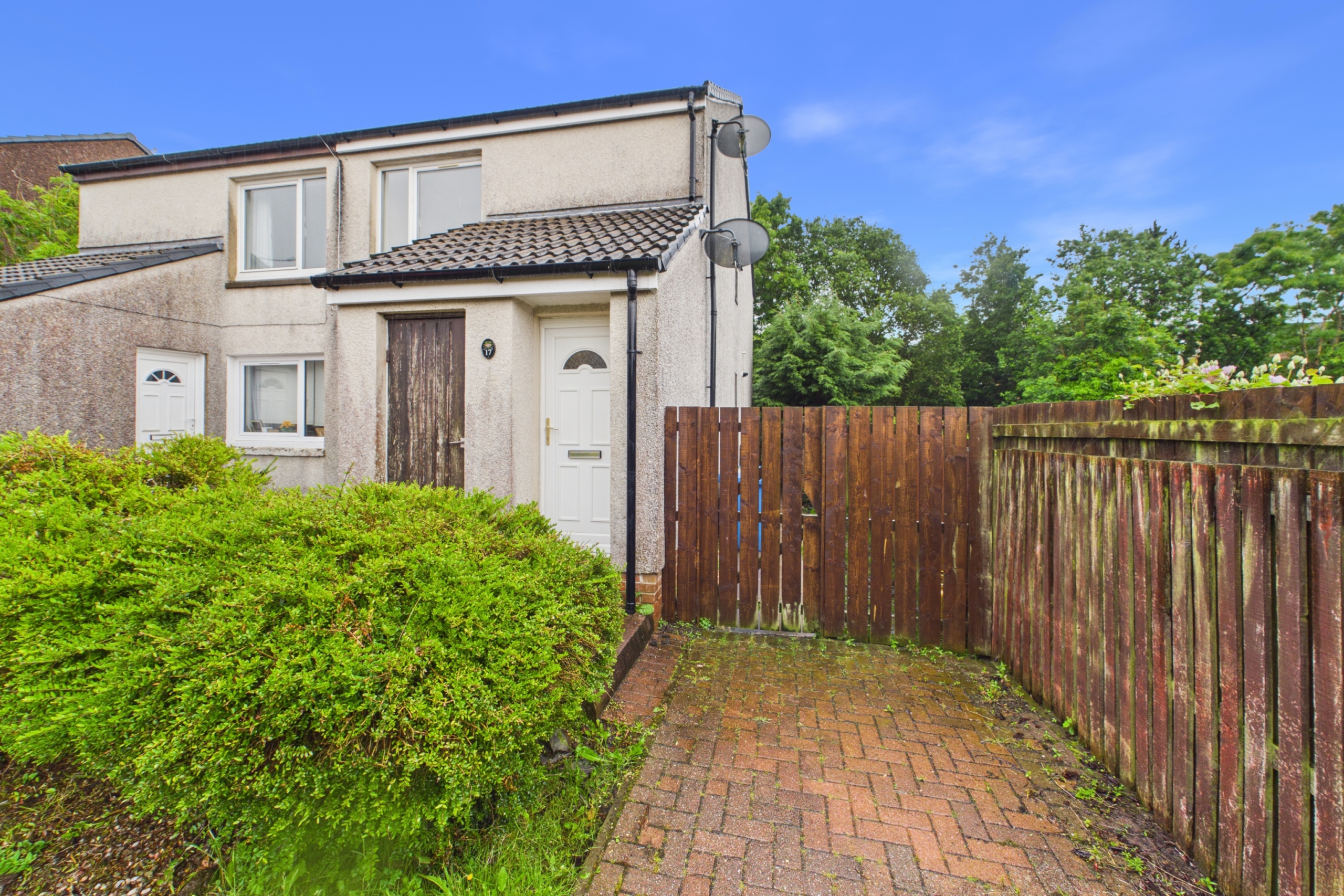 One-Bedroom First Floor Cottage Flat for Sale in East Kilbride
