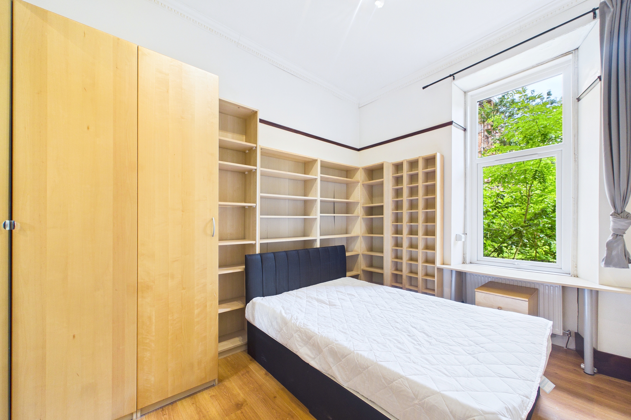 Two-Bedroom Blonde Tenement Flat To Let in Glasgow