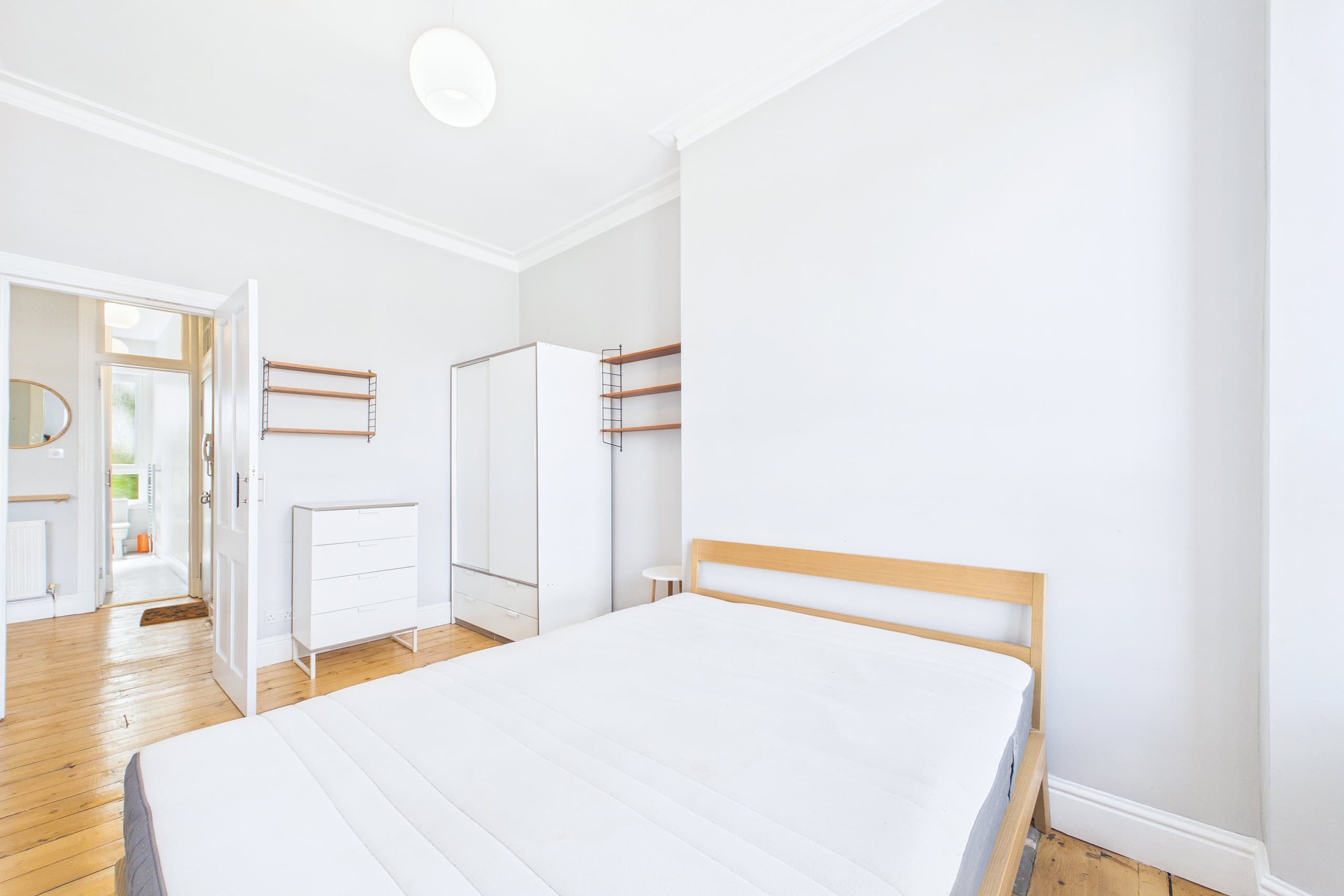 Beautifully appointed two-bedroom top floor tenement flat for sale in Mount Florida