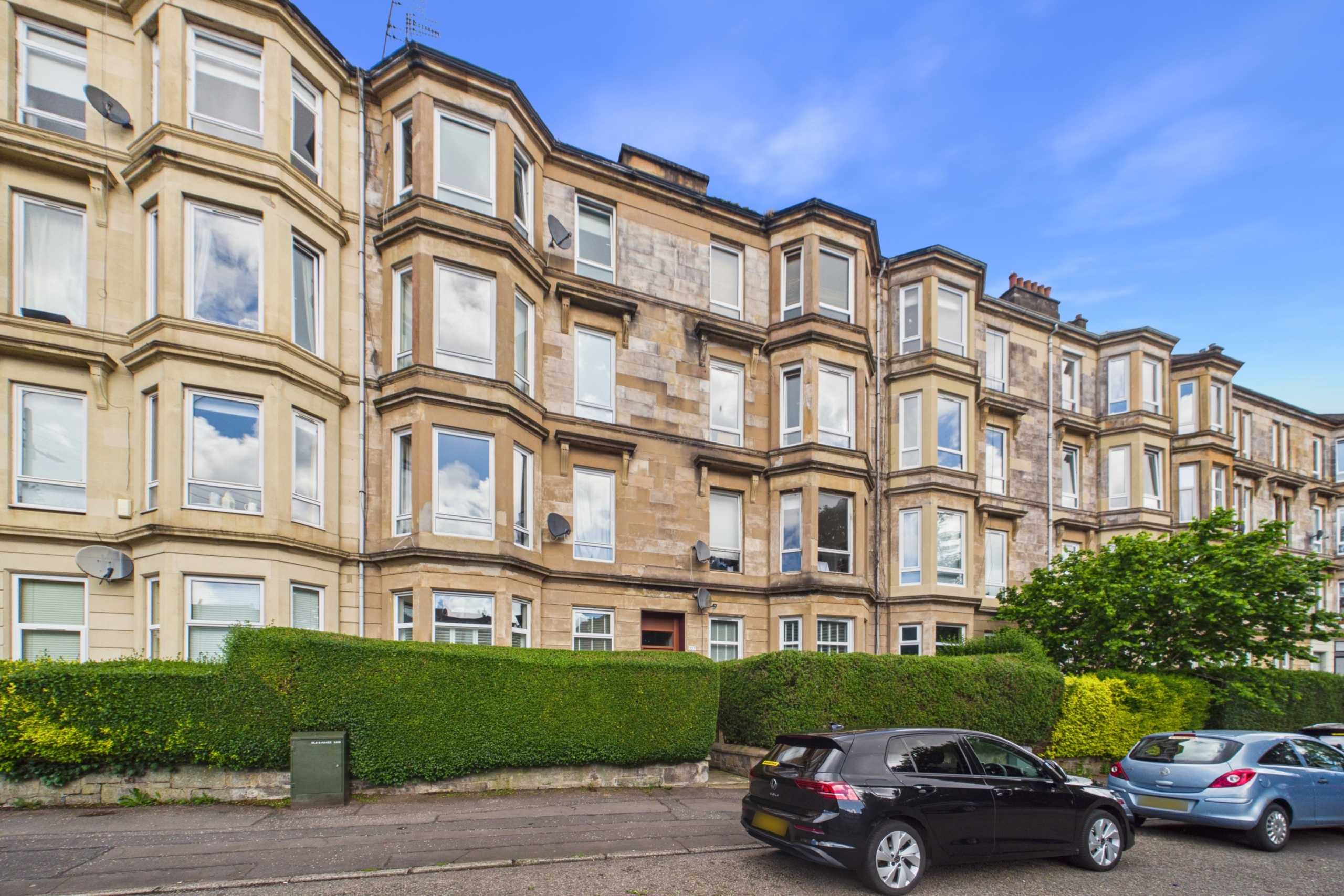 227-onslow-drive-exterior Two-Bedroom Ground Floor Tenement Flat To Let in Dennistoun