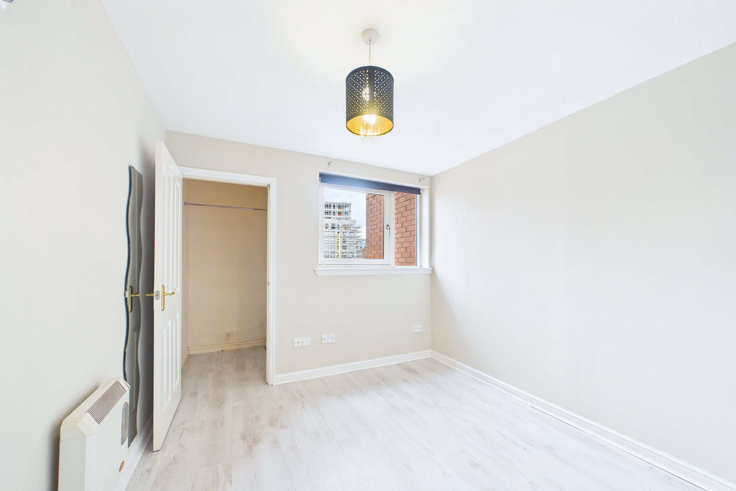 Two-Bedroom Flat For Sale in Glasgow City Centre