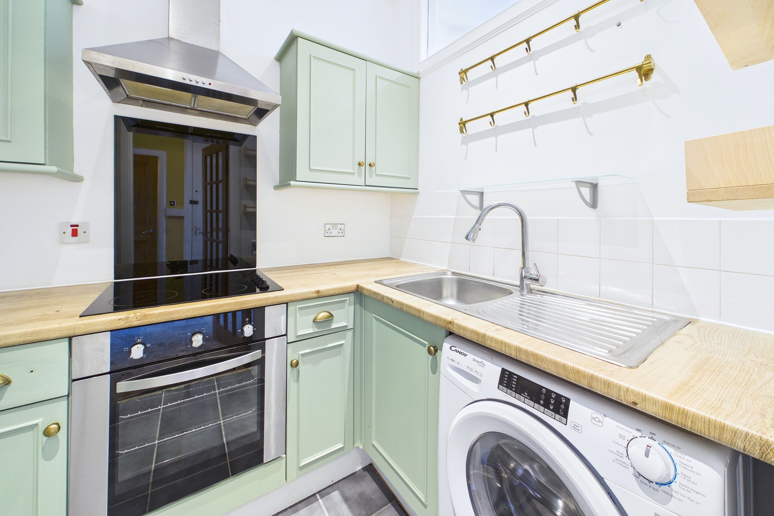 Beautiful Two-Bedroom Traditional Tenement Flat To Let in Partick, Glasgow