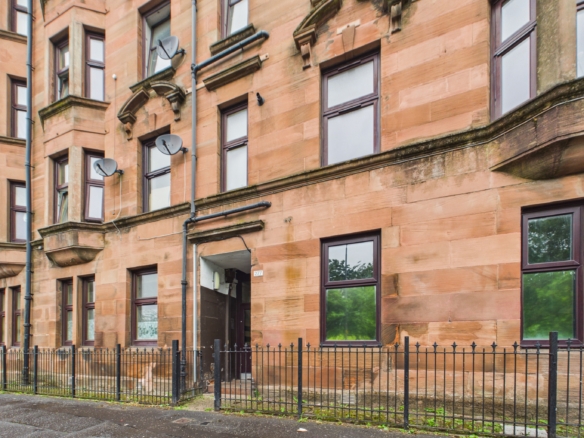 Two-Bedroom Ground Floor Flat To Let in Maryhill, Glasgow
