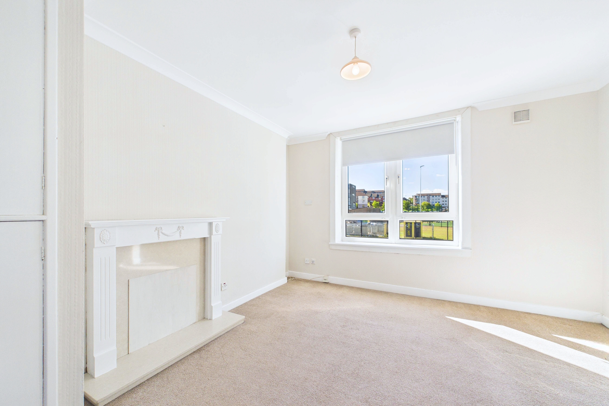 Refurbished One-Bedroom Apartment To Let in Royston, Glasgow