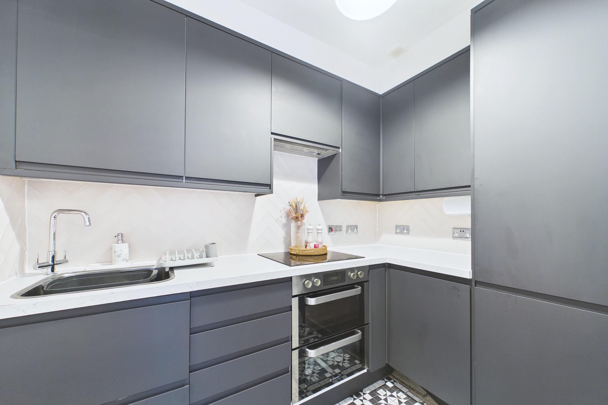 227-onslow-drive-kitchen Two-Bedroom Ground Floor Tenement Flat To Let in Dennistoun