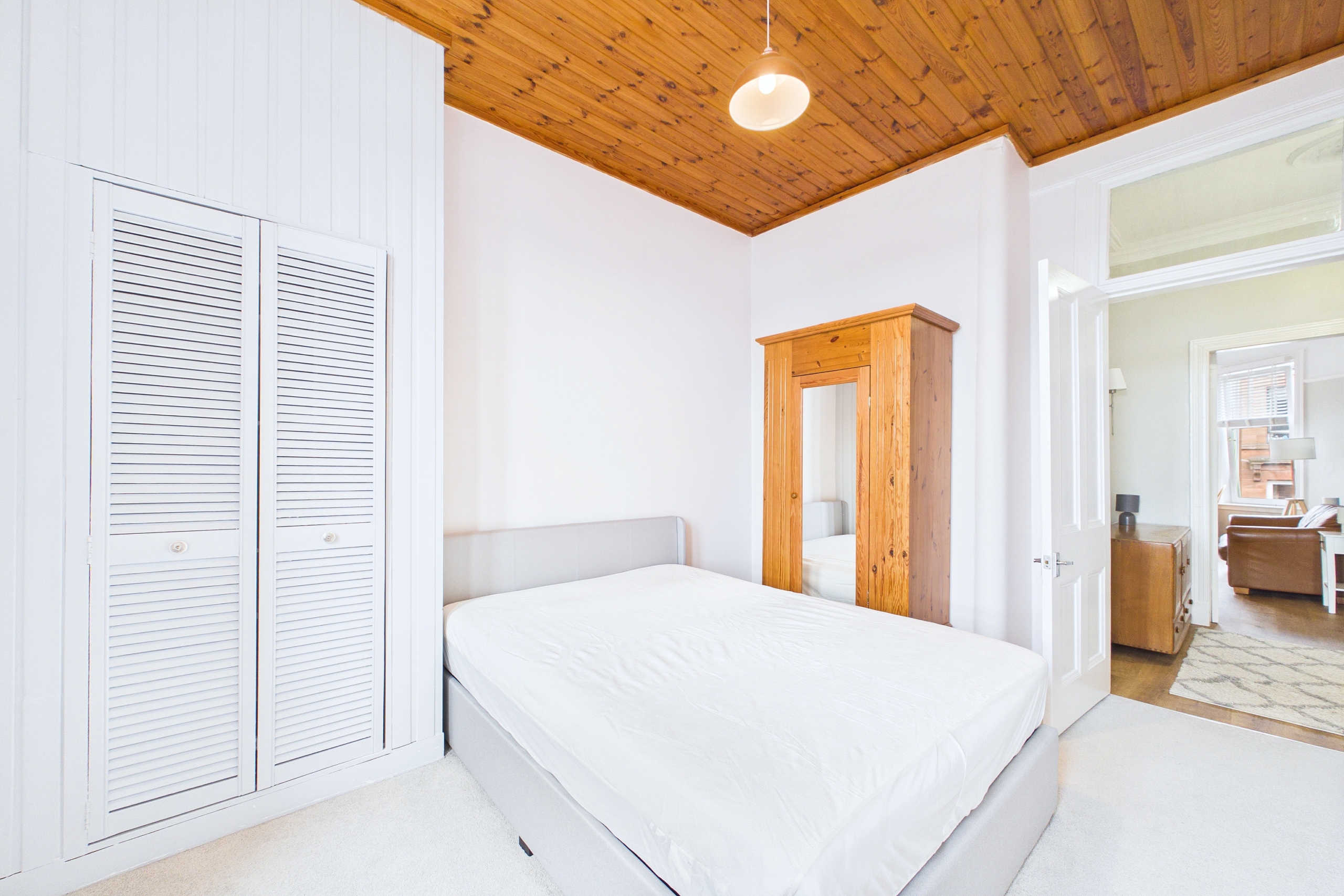 Beautiful two-bedroom traditional tenement flat to let in the highly sought-after Partick area of Glasgow’s vibrant West End.