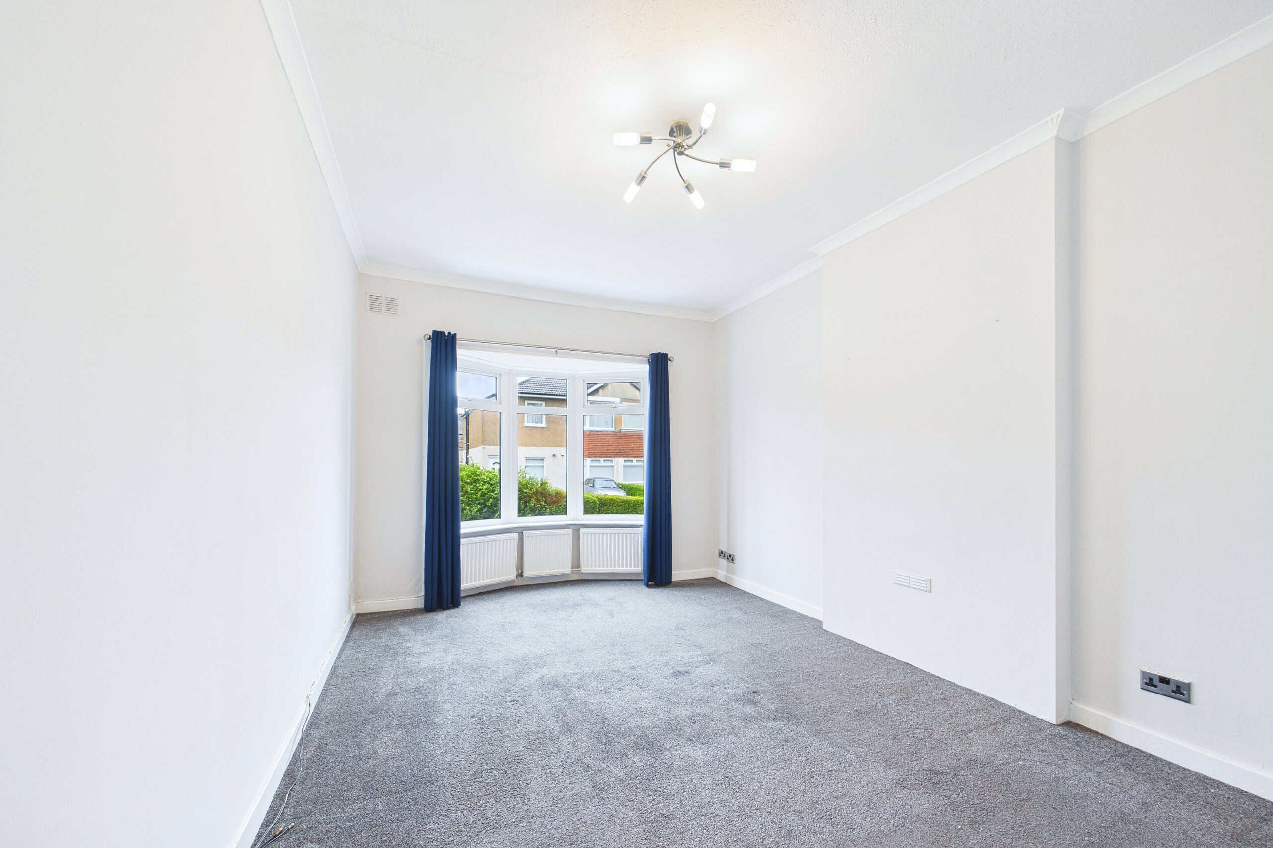 three-bedroom ground floor cottage flat for sale in Hillington