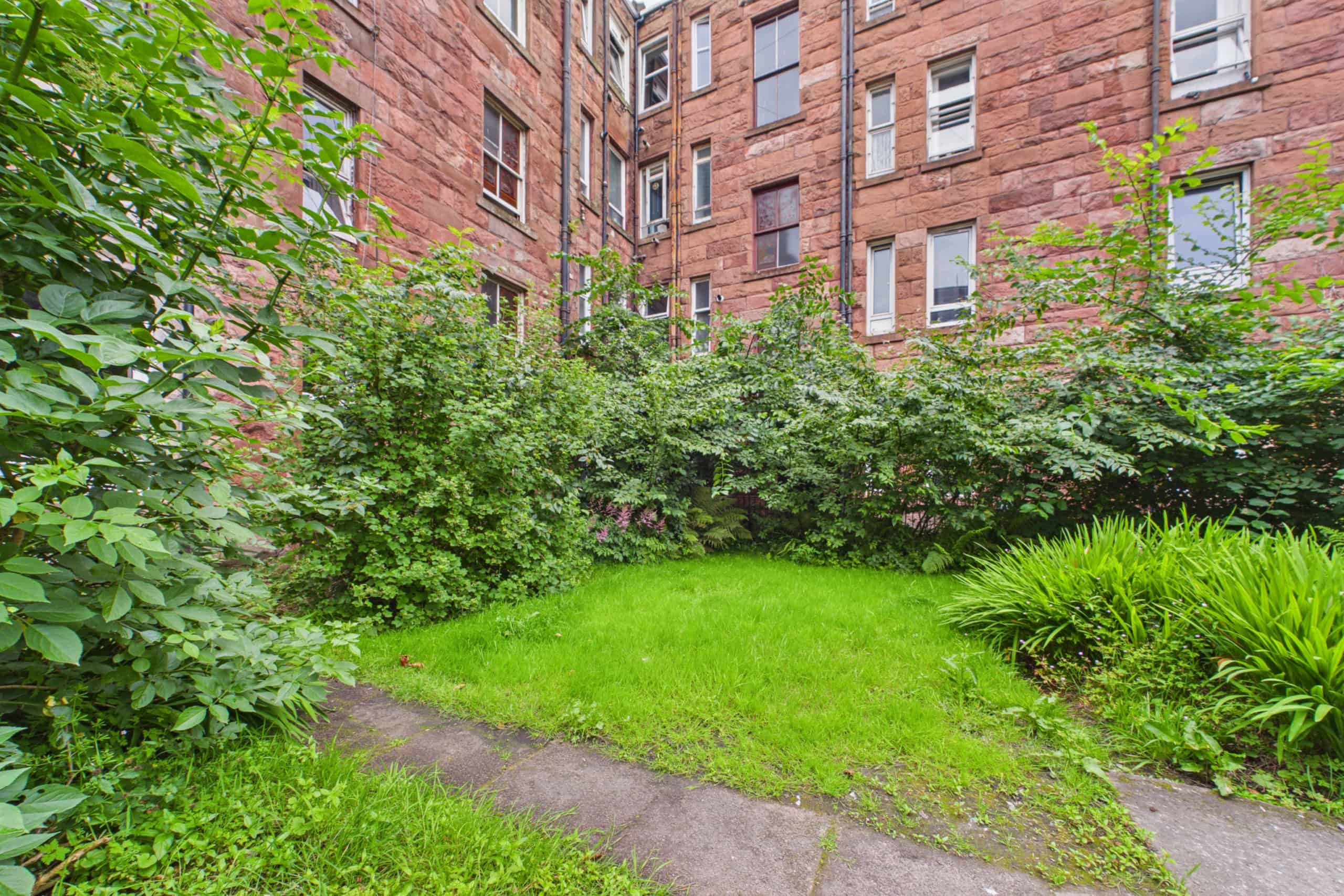 Two-Bedroom Blonde Tenement Flat To Let in Glasgow