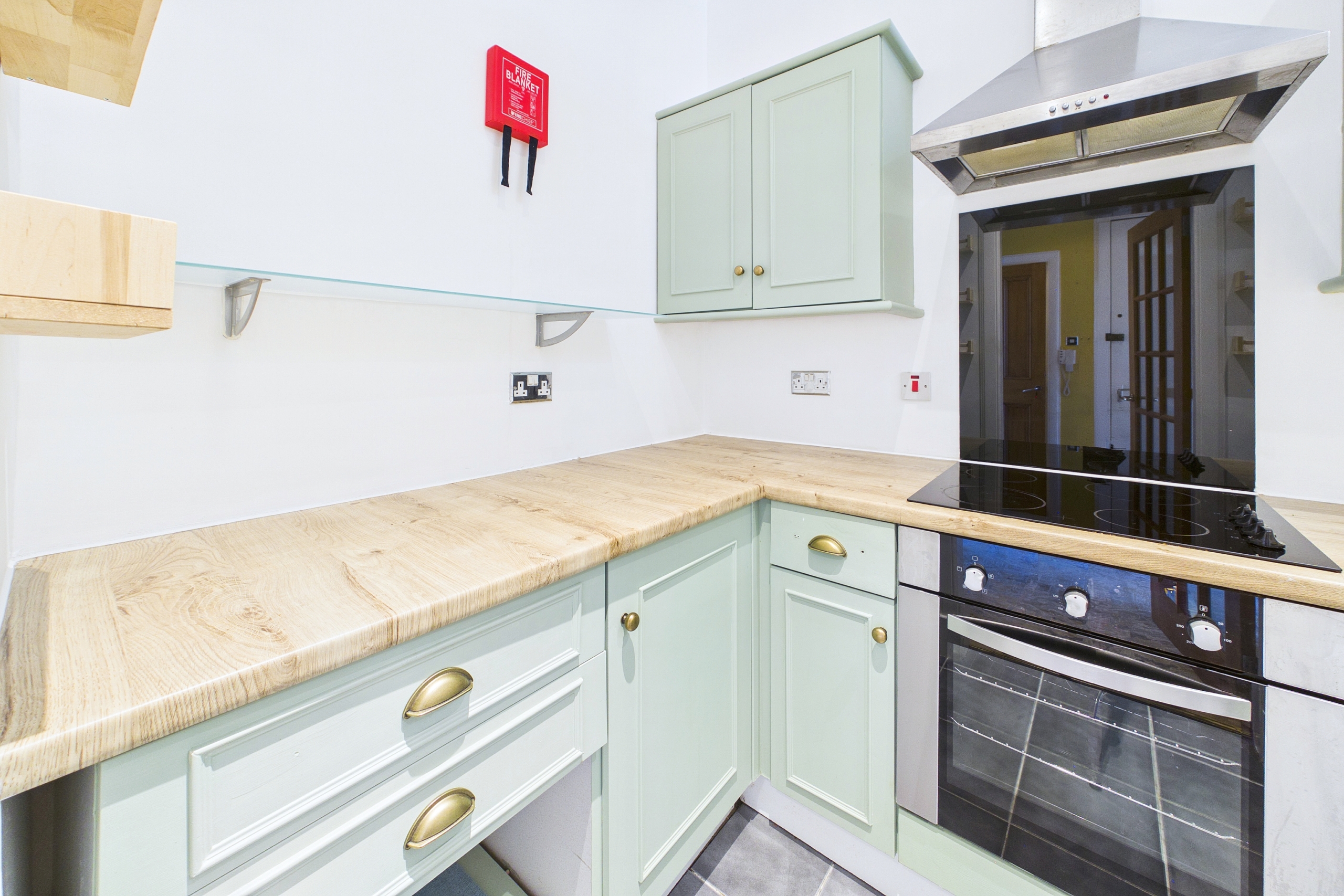 Beautiful Two-Bedroom Traditional Tenement Flat To Let in Partick, Glasgow