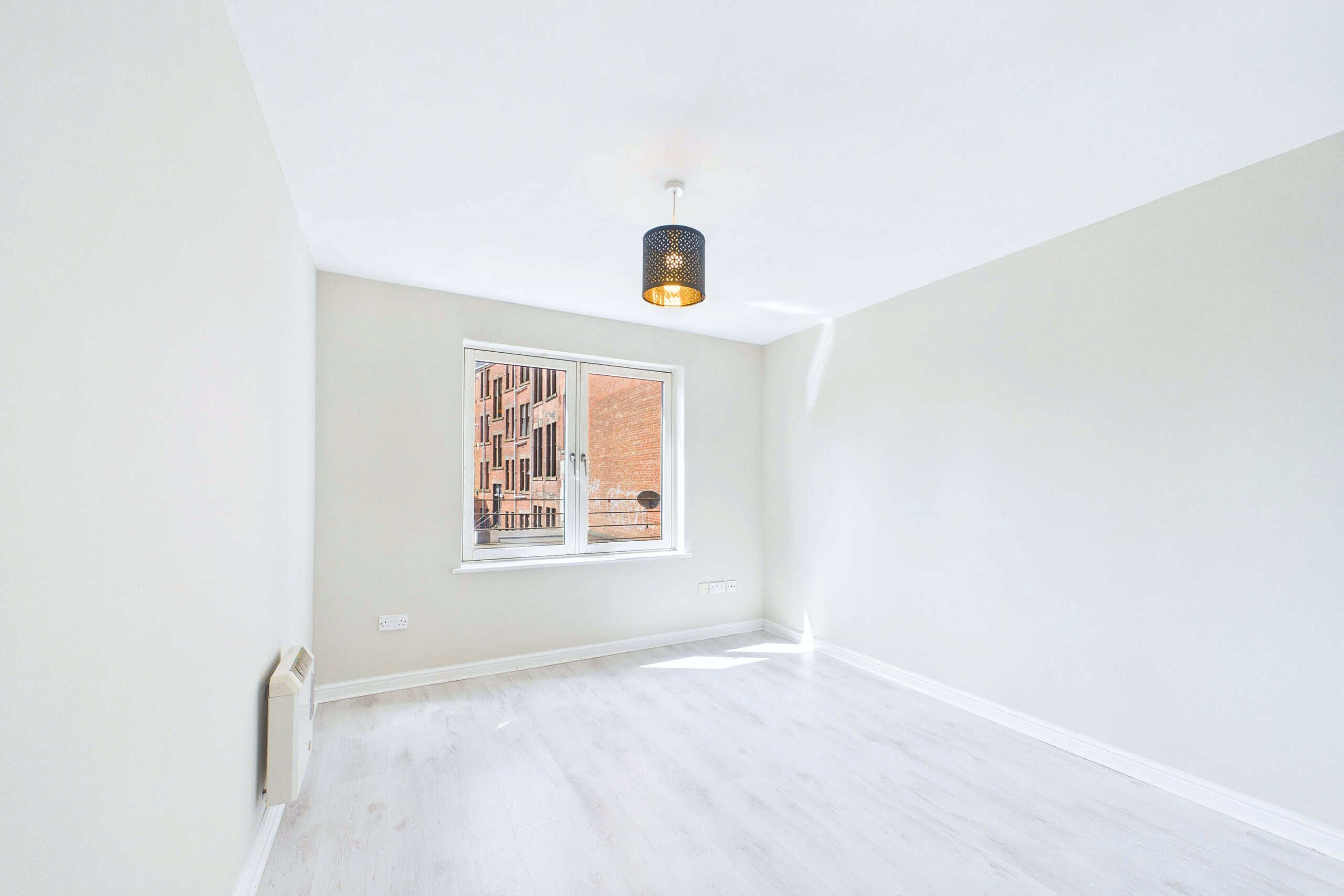 Two-Bedroom Flat For Sale in Glasgow City Centre
