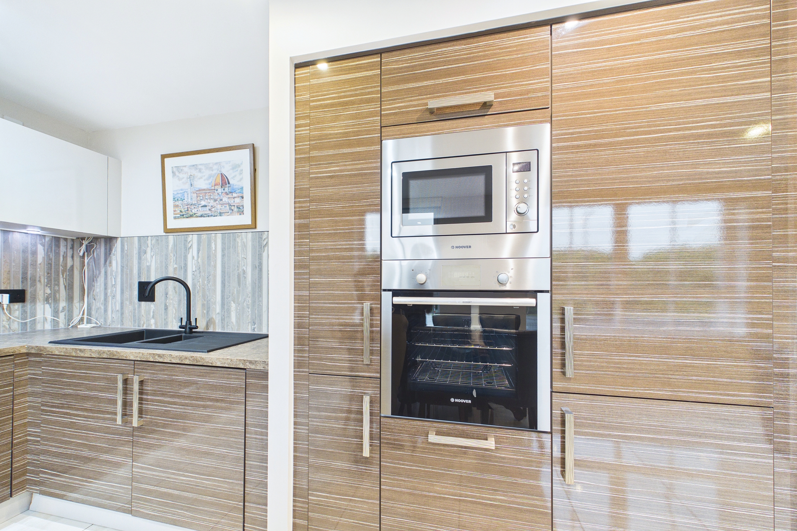 Executive Two-Bedroom Apartment To Let in Oatlands, Glasgow